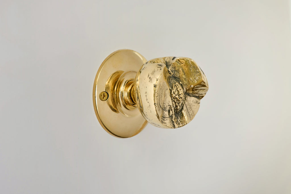 Nicky Kehoe - Peach Doorknob