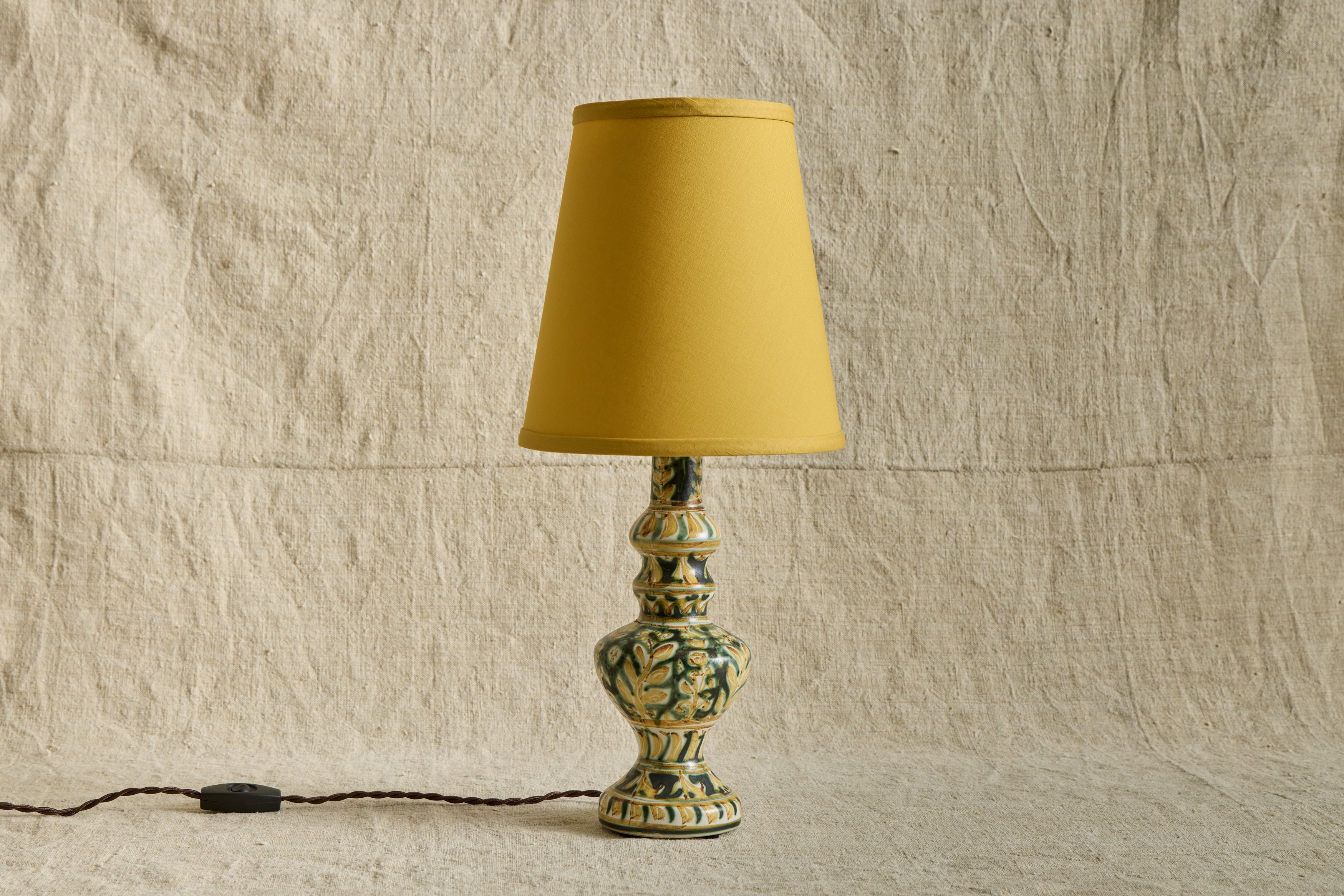 Nicky Kehoe - VTG YELLOW FLORAL CERAMIC LAMP