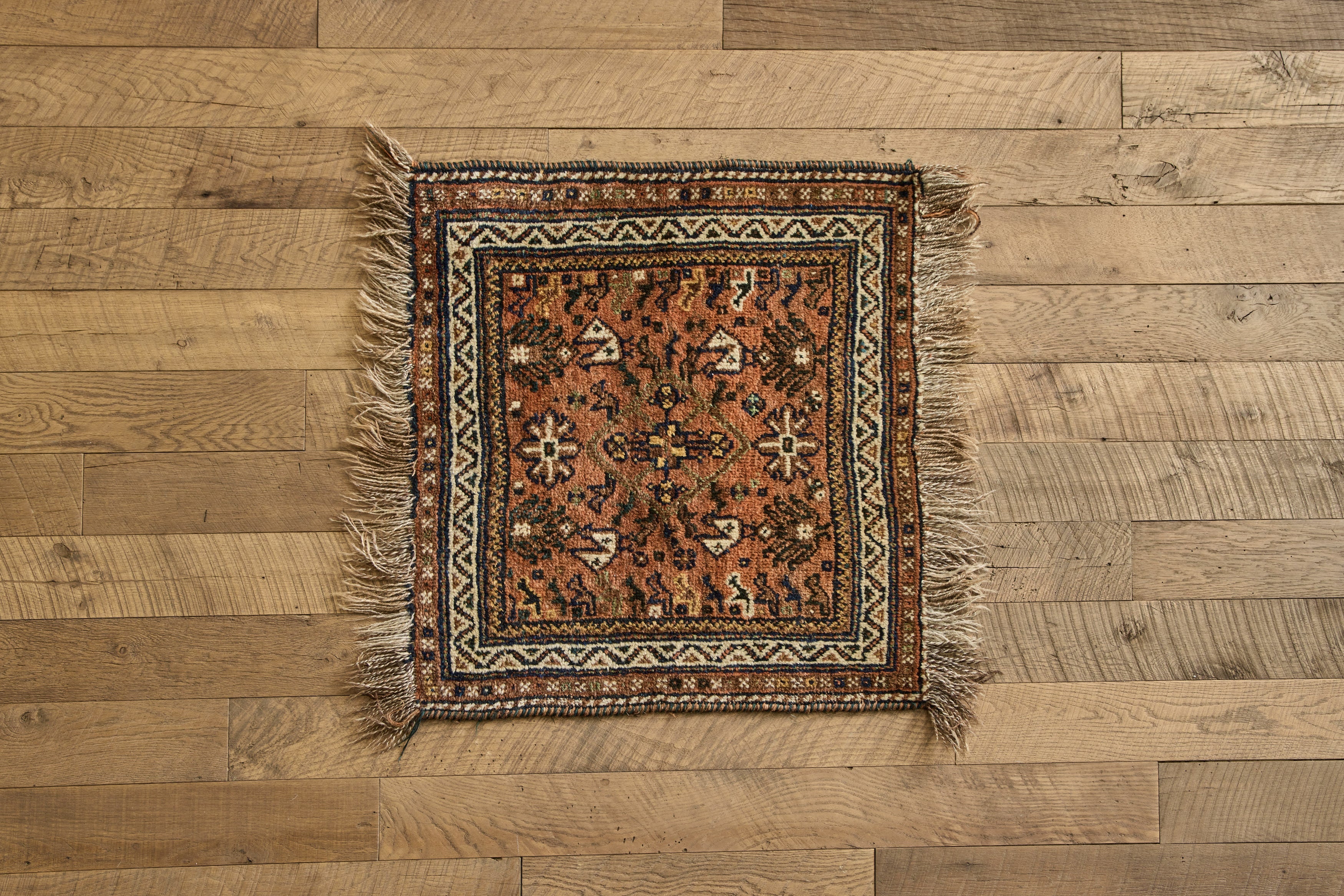 Nicky Kehoe - VTG TRIBAL SHIRAZ SCATTER RUG 2'8 X 3