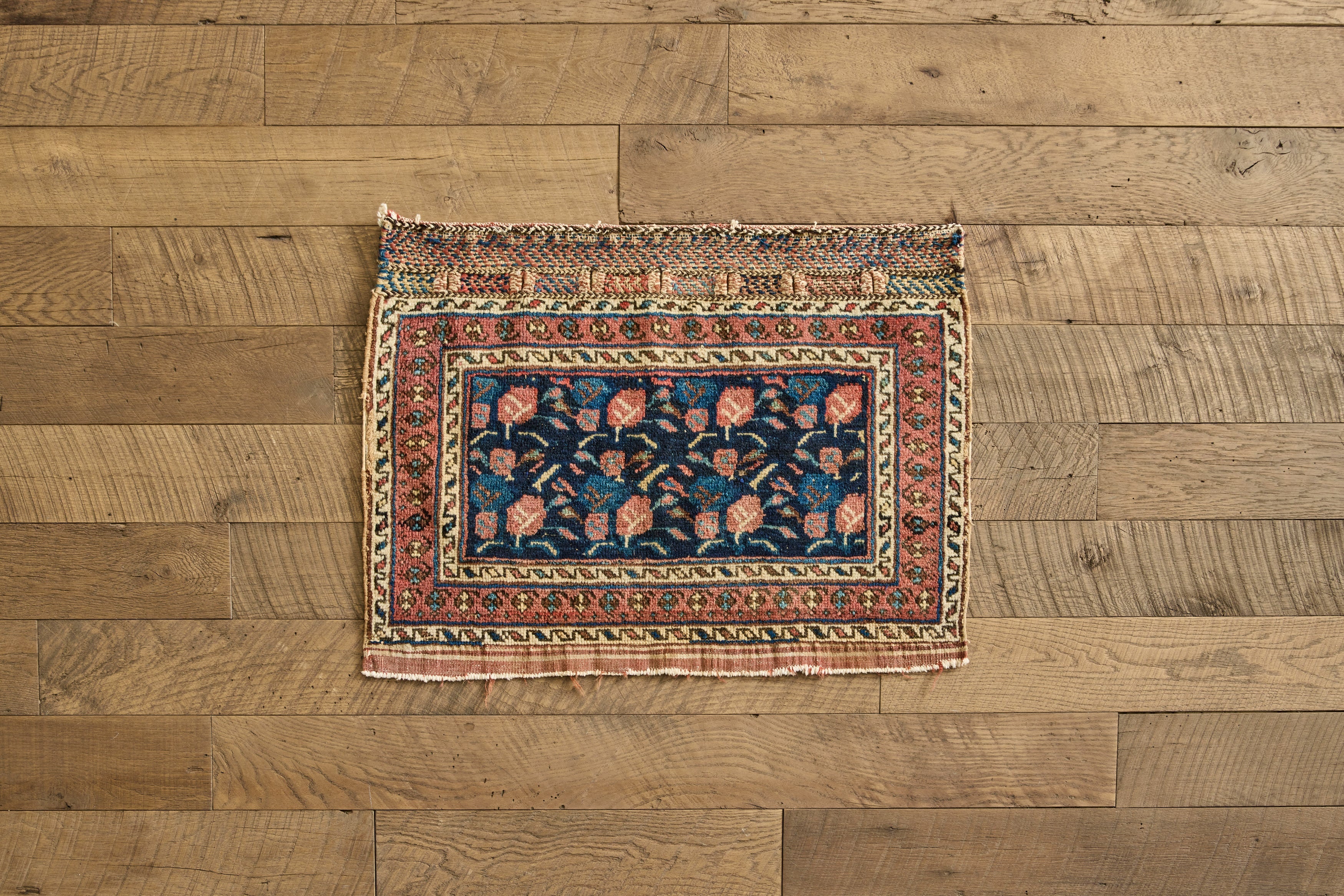 Nicky Kehoe - VTG BOTANICAL AFSHAR SCATTER RUG 2 X 2'8
