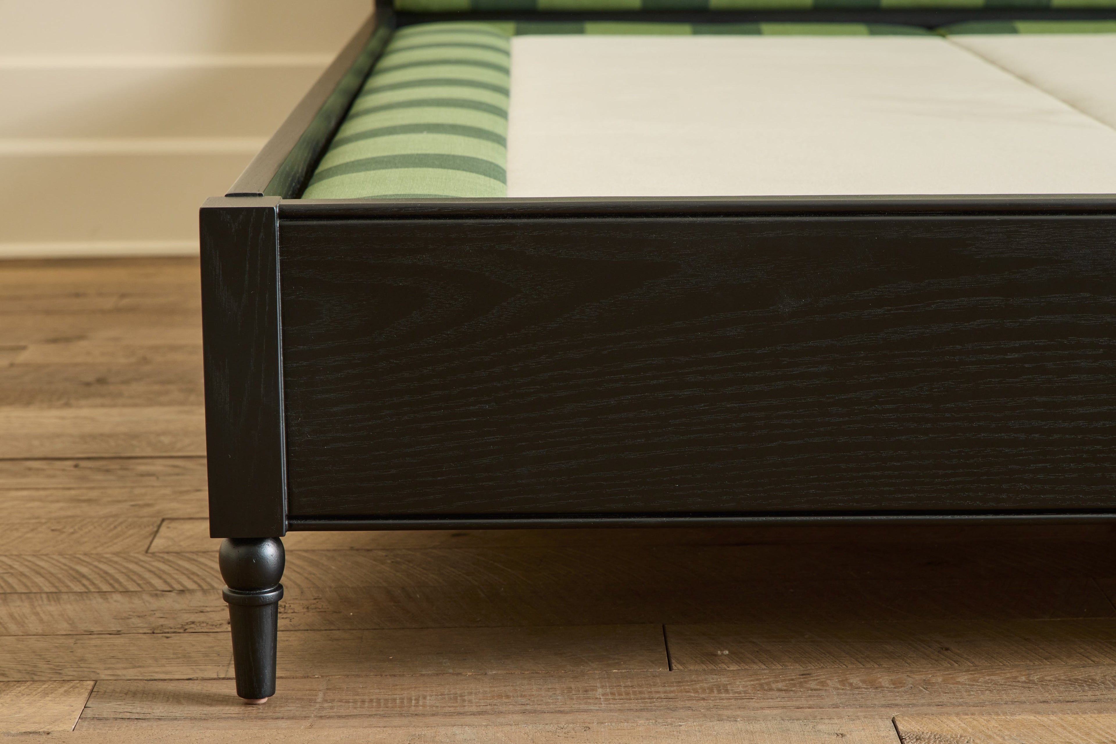 Nicky Kehoe - Curved Bed, Queen