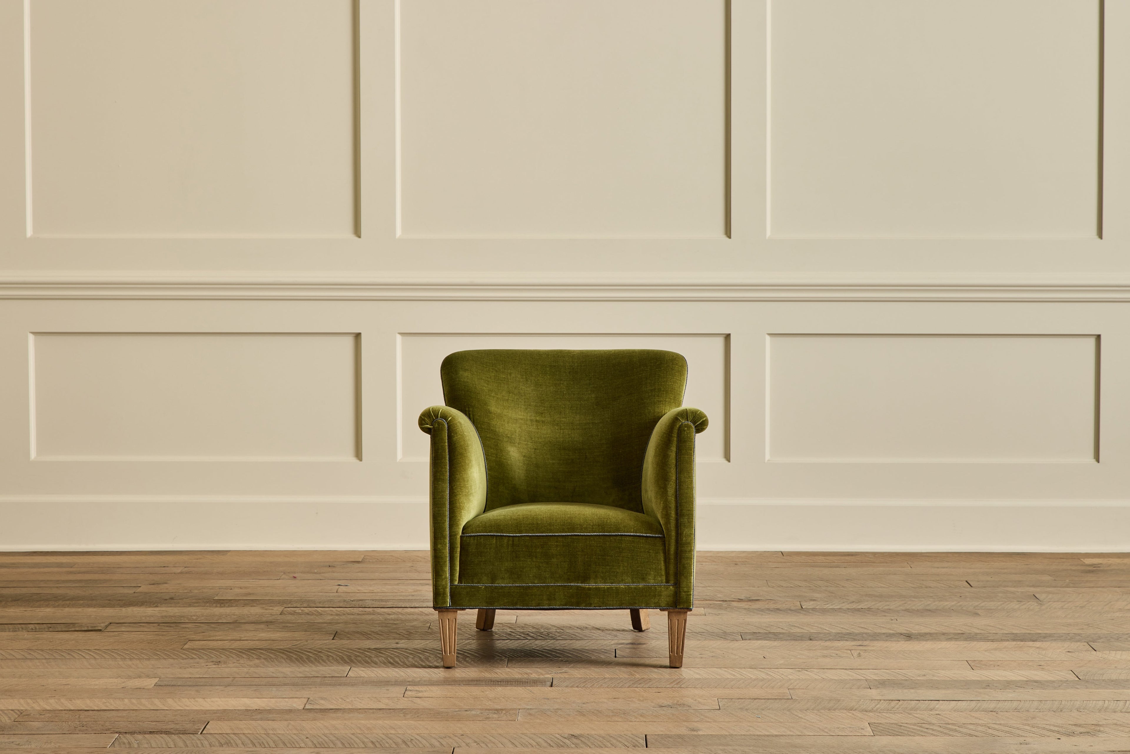 Nicky Kehoe - Fritz Hansen Style Lounge Chair