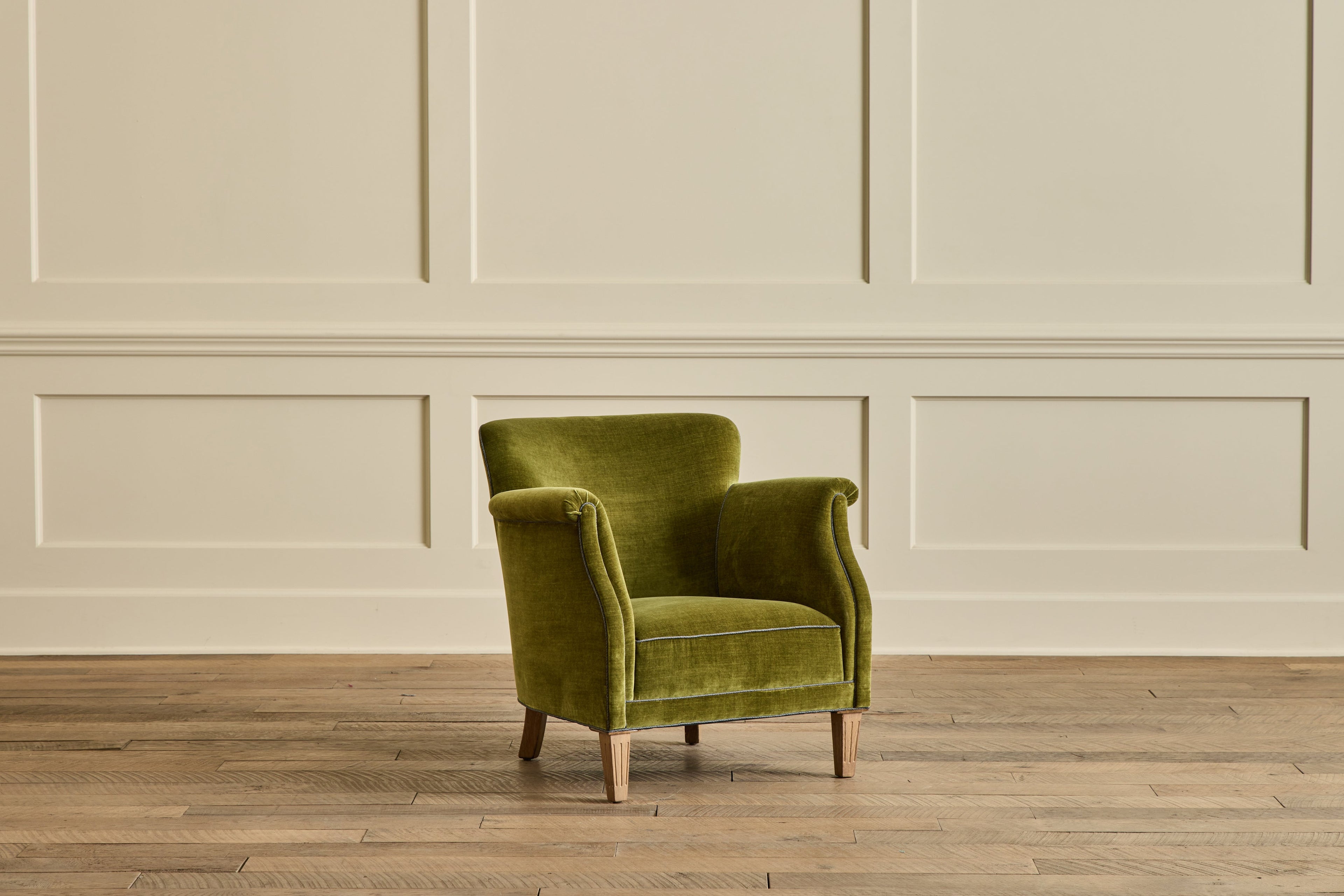 Nicky Kehoe - Fritz Hansen Style Lounge Chair