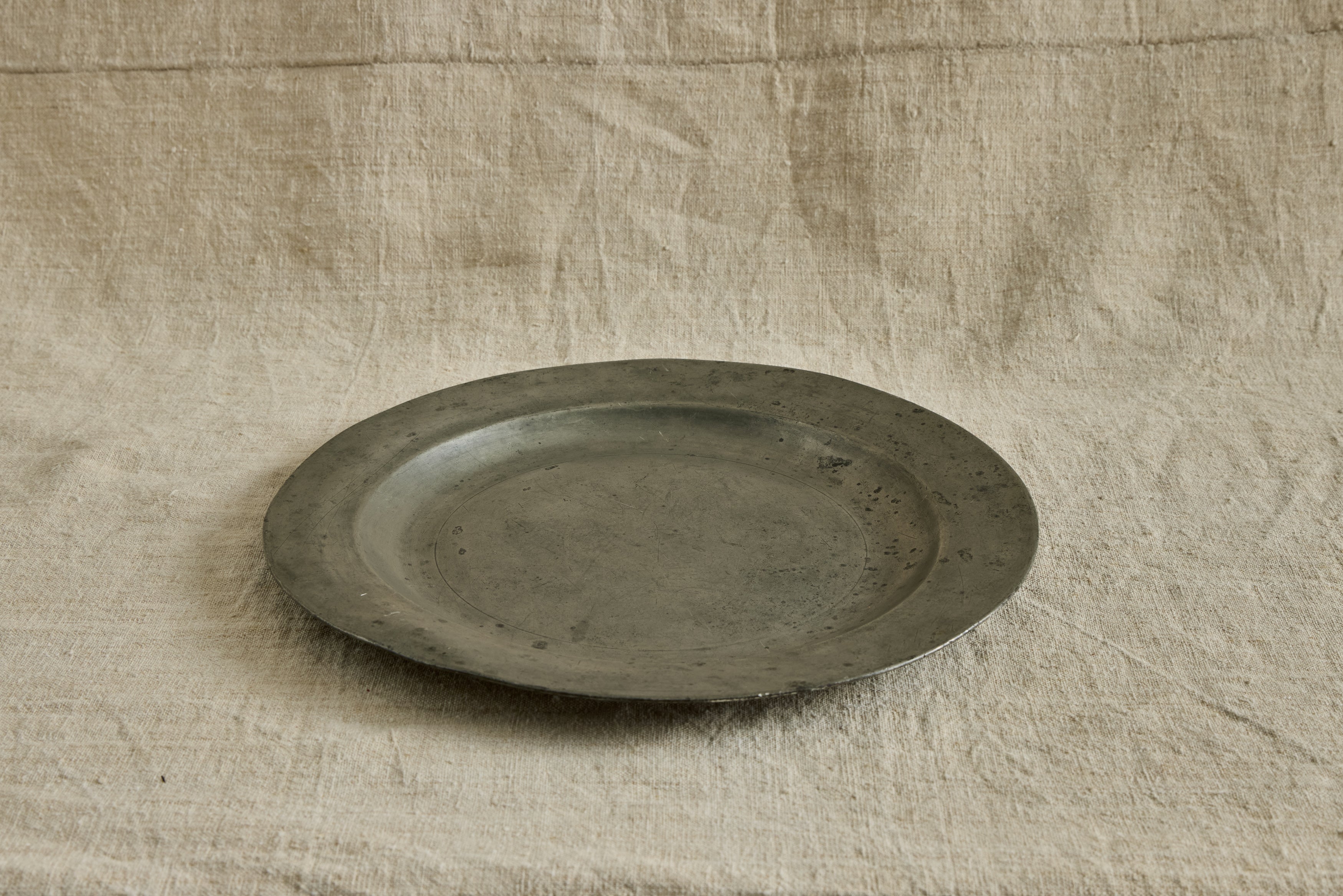 Nicky Kehoe - VTG AMERICAN PEWTER DISH 16.5"