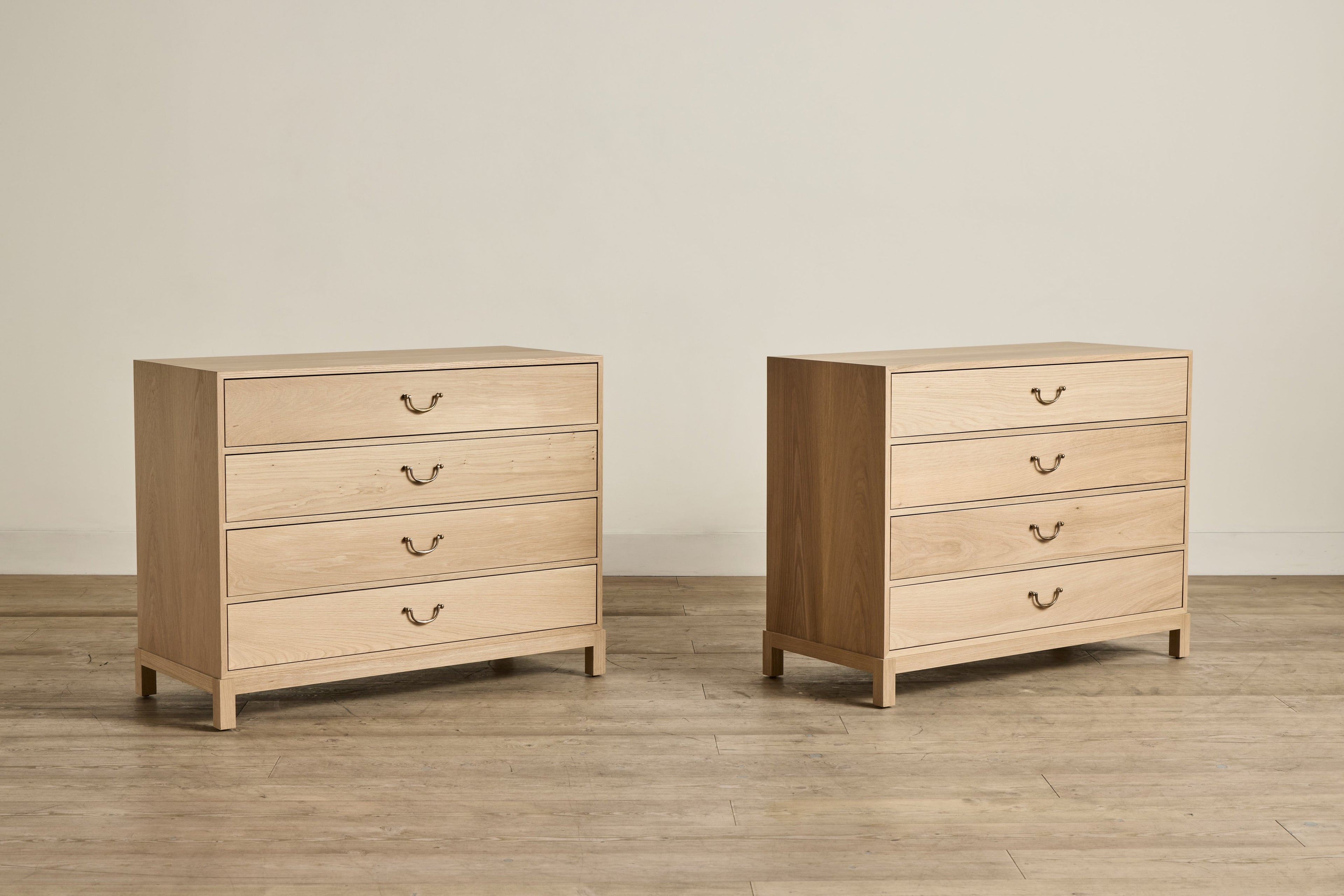 Nicky Kehoe - Campaign Dresser, 42"