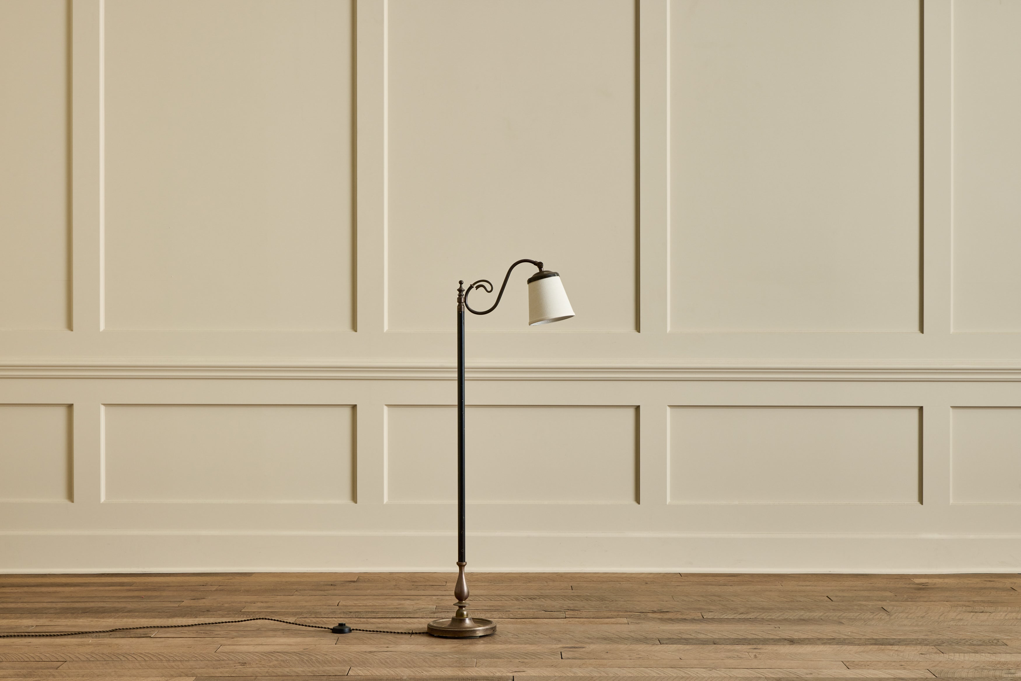 Nicky Kehoe - VTG BLACK & BRASS READING FLOOR LAMP