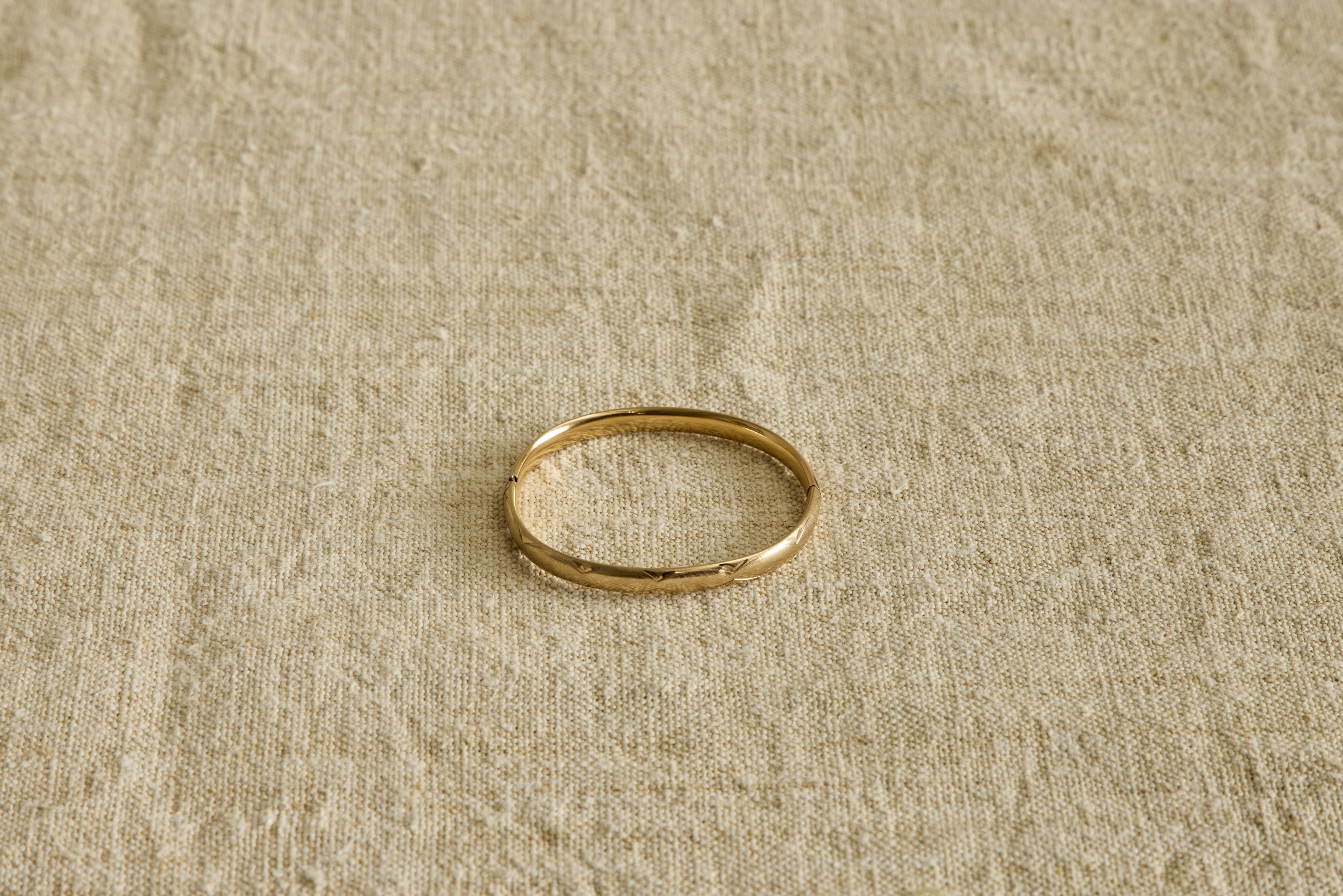 Nicky Kehoe - 1940s Star Etched Bangle