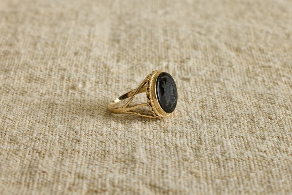 Nicky Kehoe - 1920s Gold Agate Round Intaglio Ring