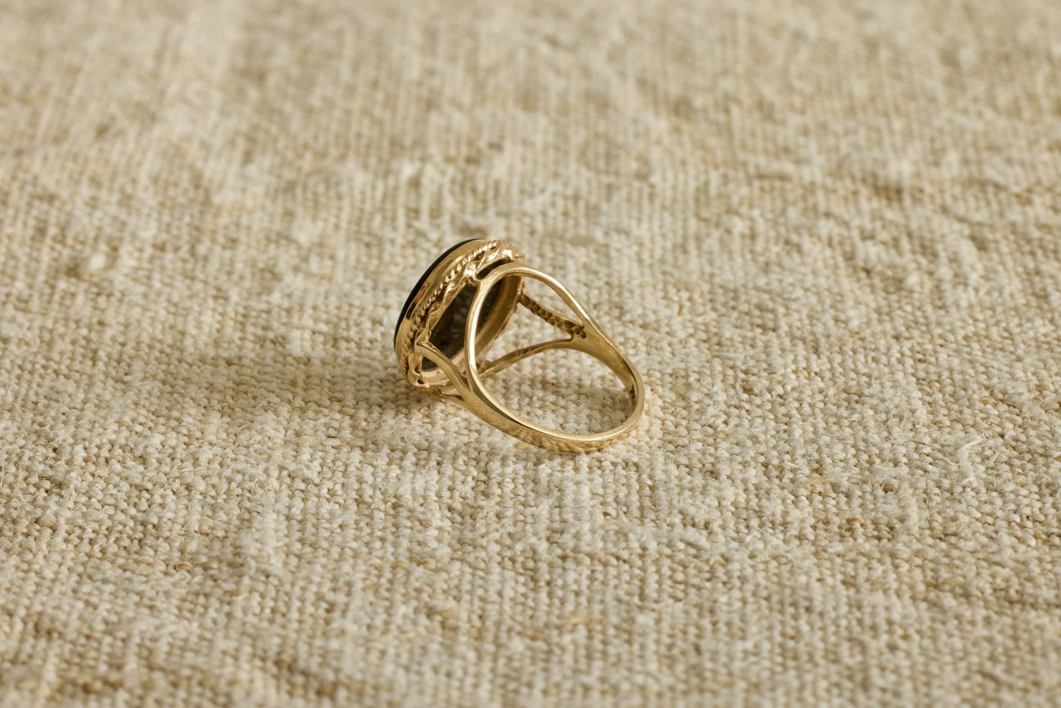 Nicky Kehoe - 1920s Gold Agate Round Intaglio Ring