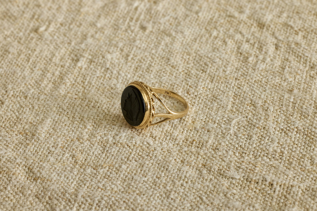 Nicky Kehoe - 1920s Gold Agate Round Intaglio Ring