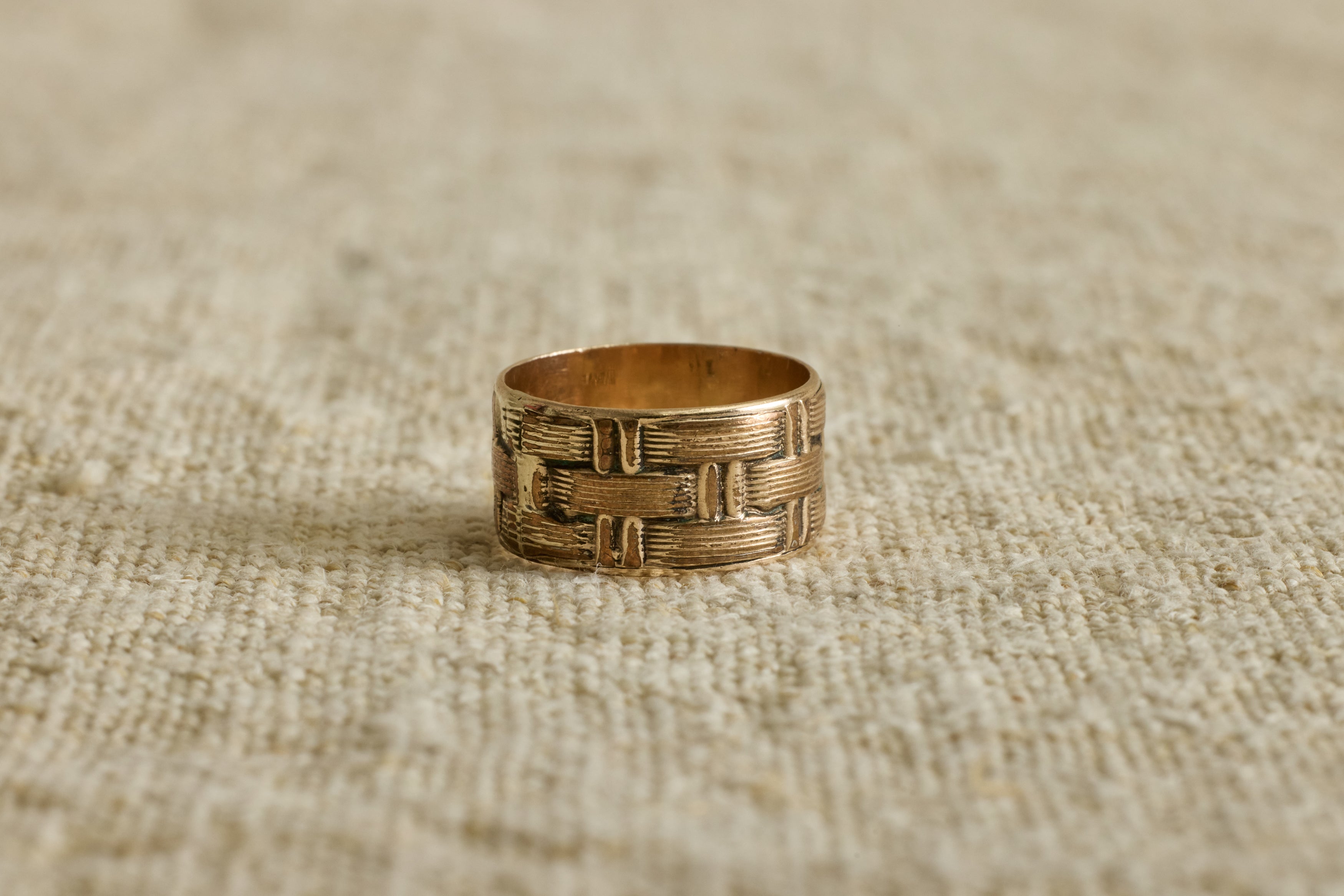 Nicky Kehoe - Victorian Tartan Etched Wide Band