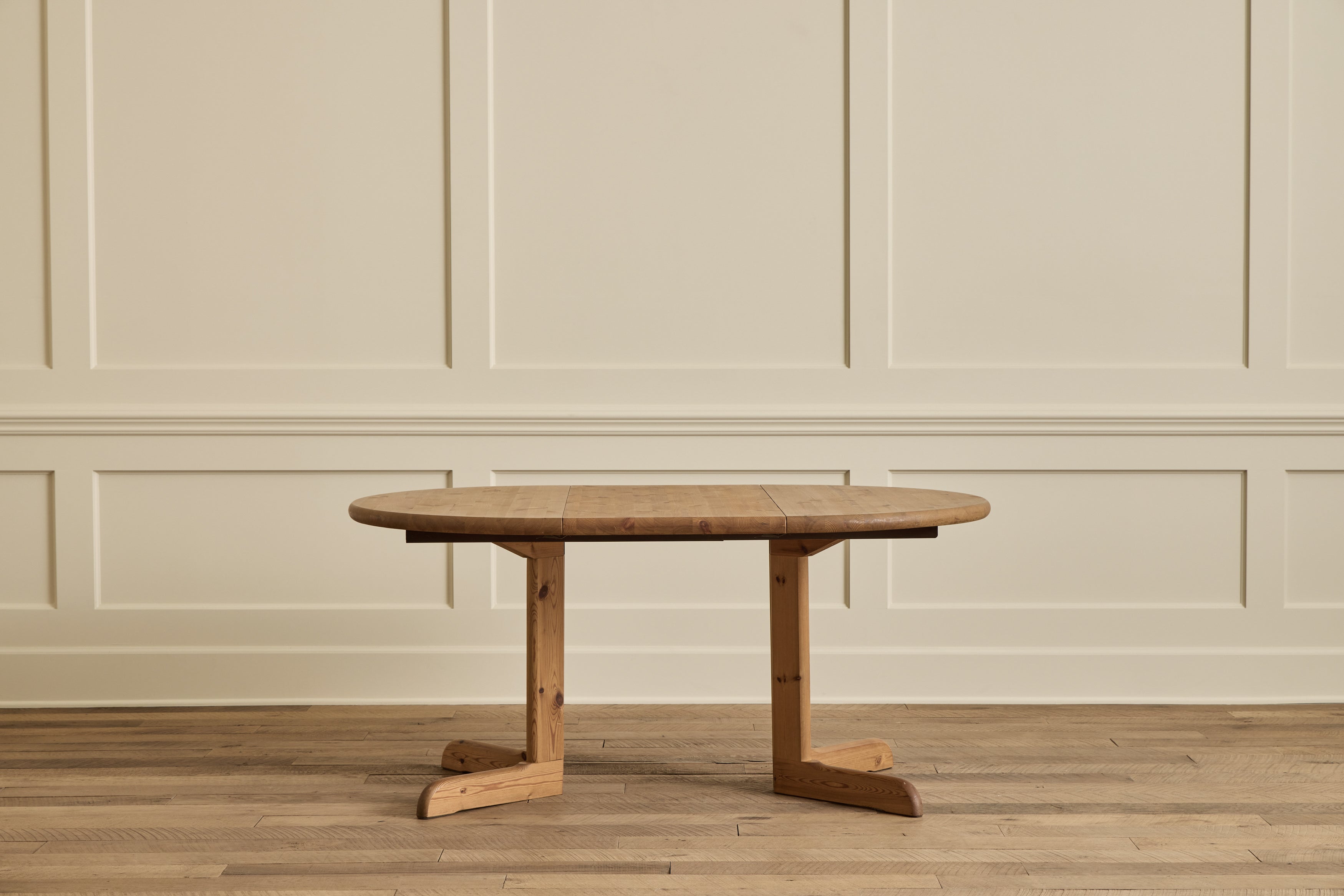 Nicky Kehoe - Daumiller Style Dining Table