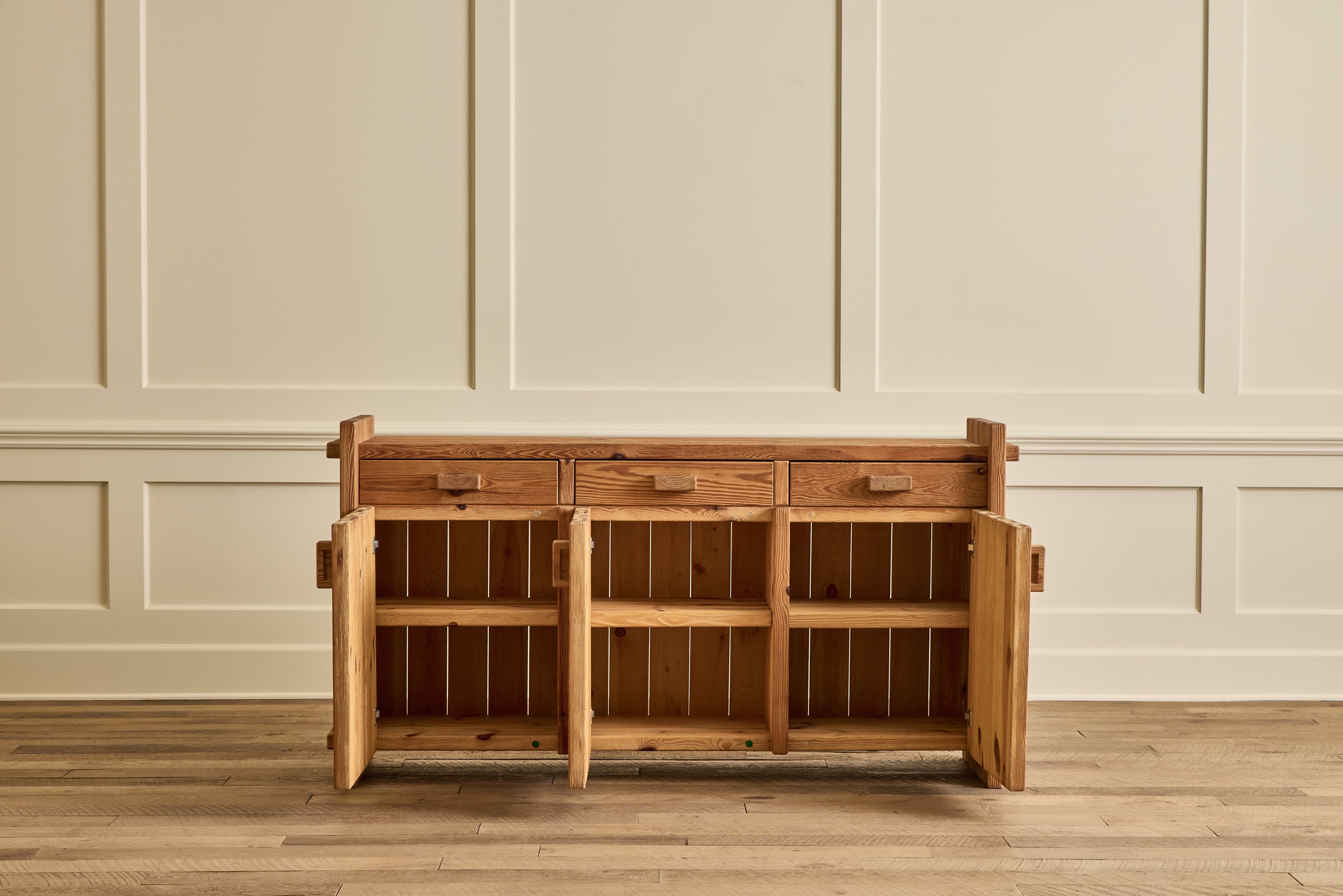 Nicky Kehoe - Hans Frydendal Sideboard