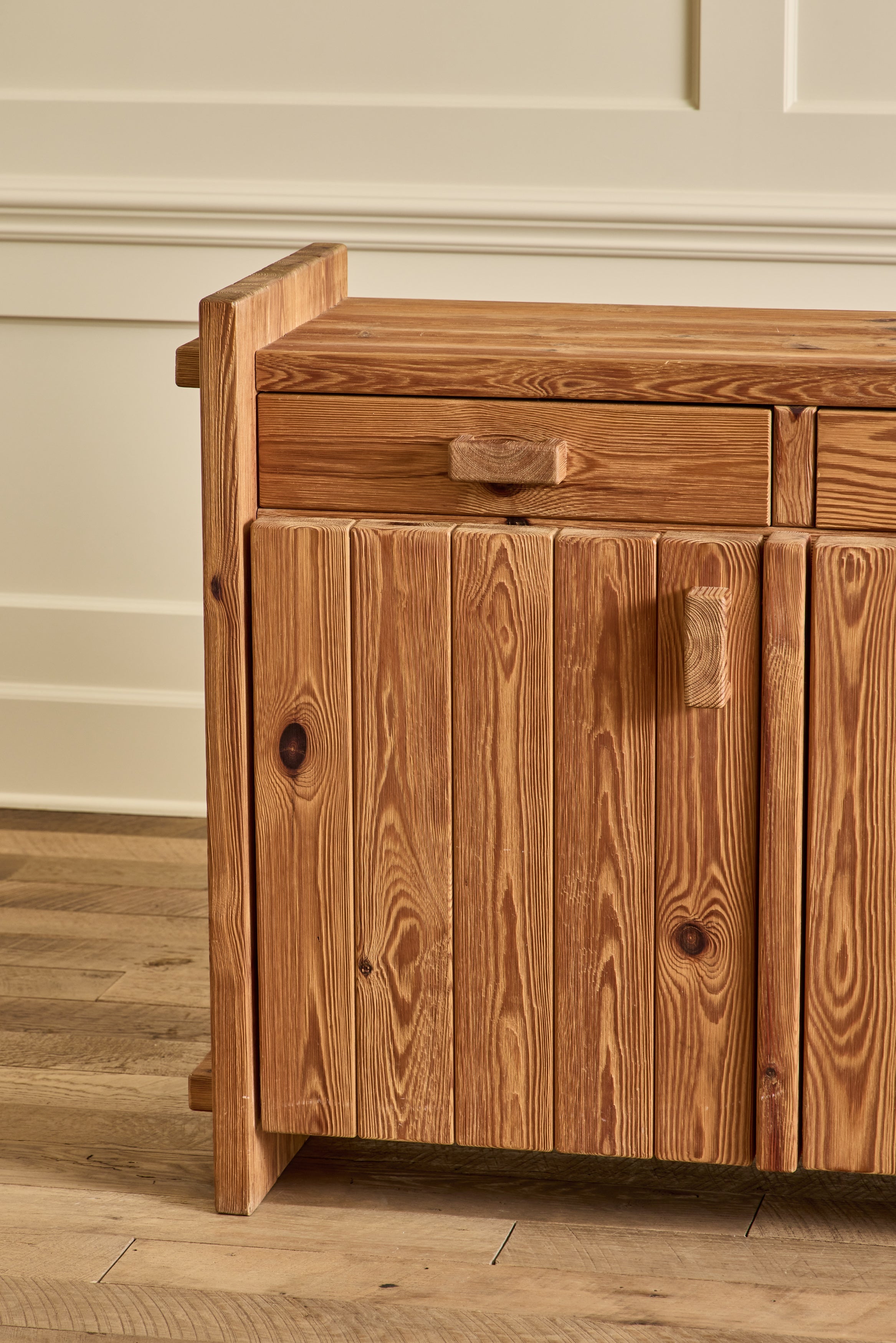 Nicky Kehoe - Hans Frydendal Sideboard