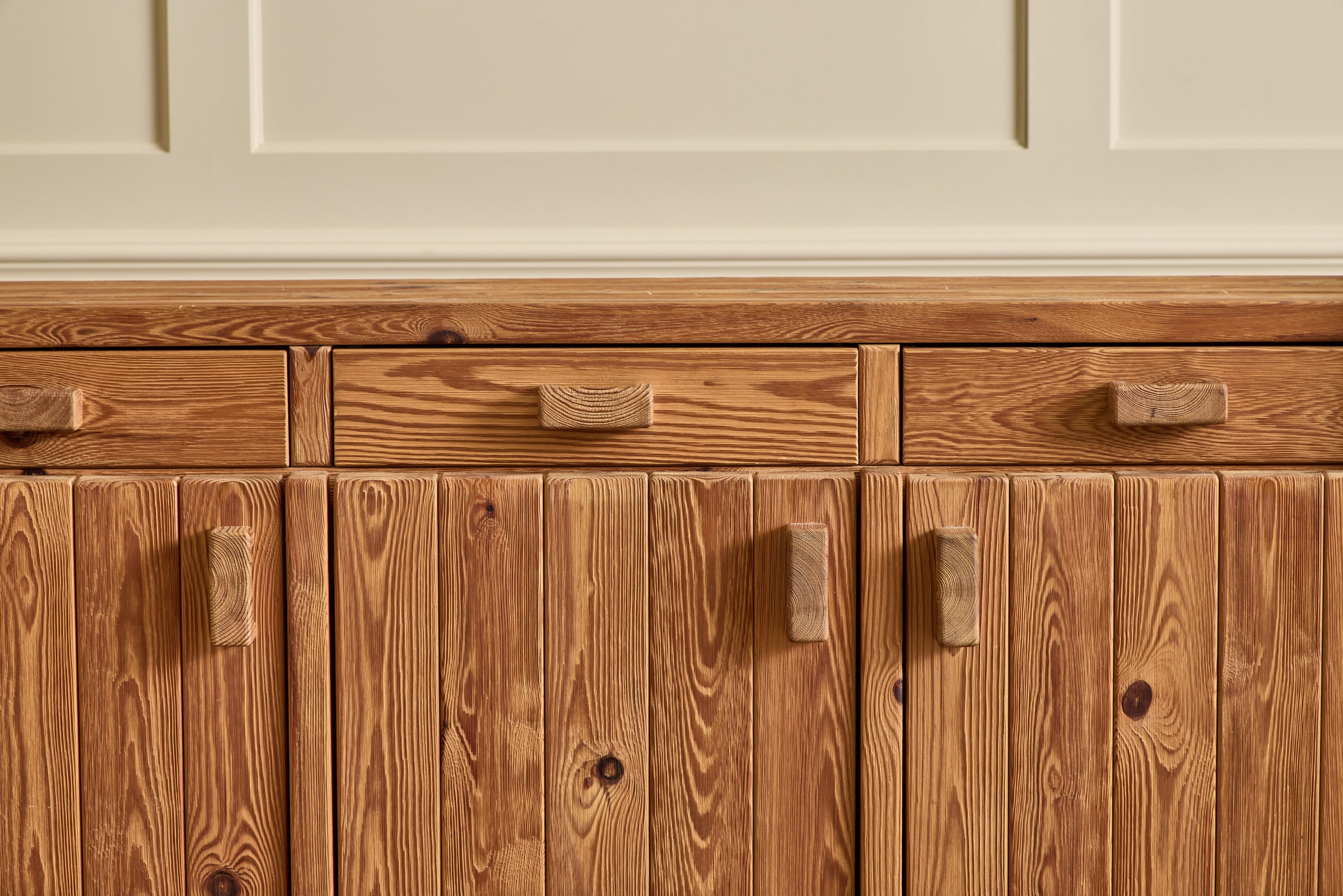 Nicky Kehoe - Hans Frydendal Sideboard