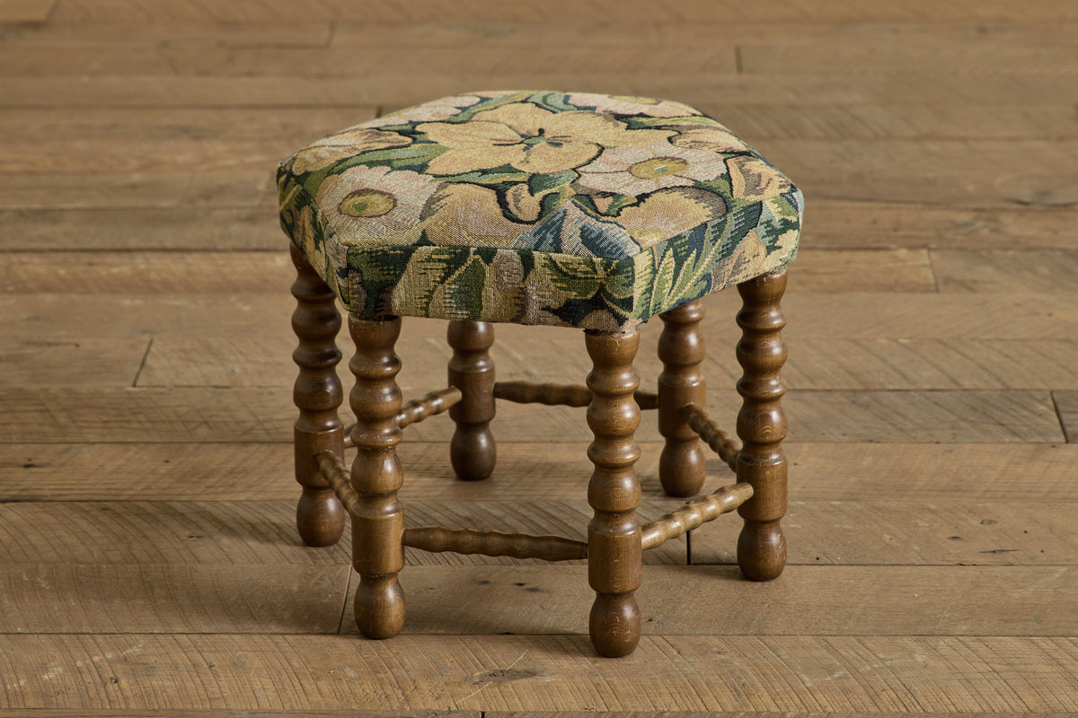 Nicky Kehoe - Turned Oak Wood Stool No. 2