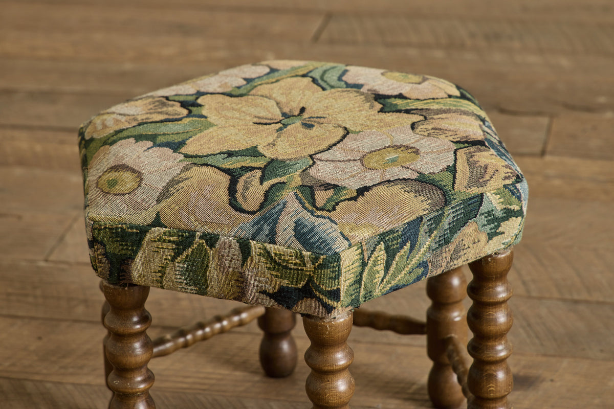 Nicky Kehoe - Turned Oak Wood Stool No. 2