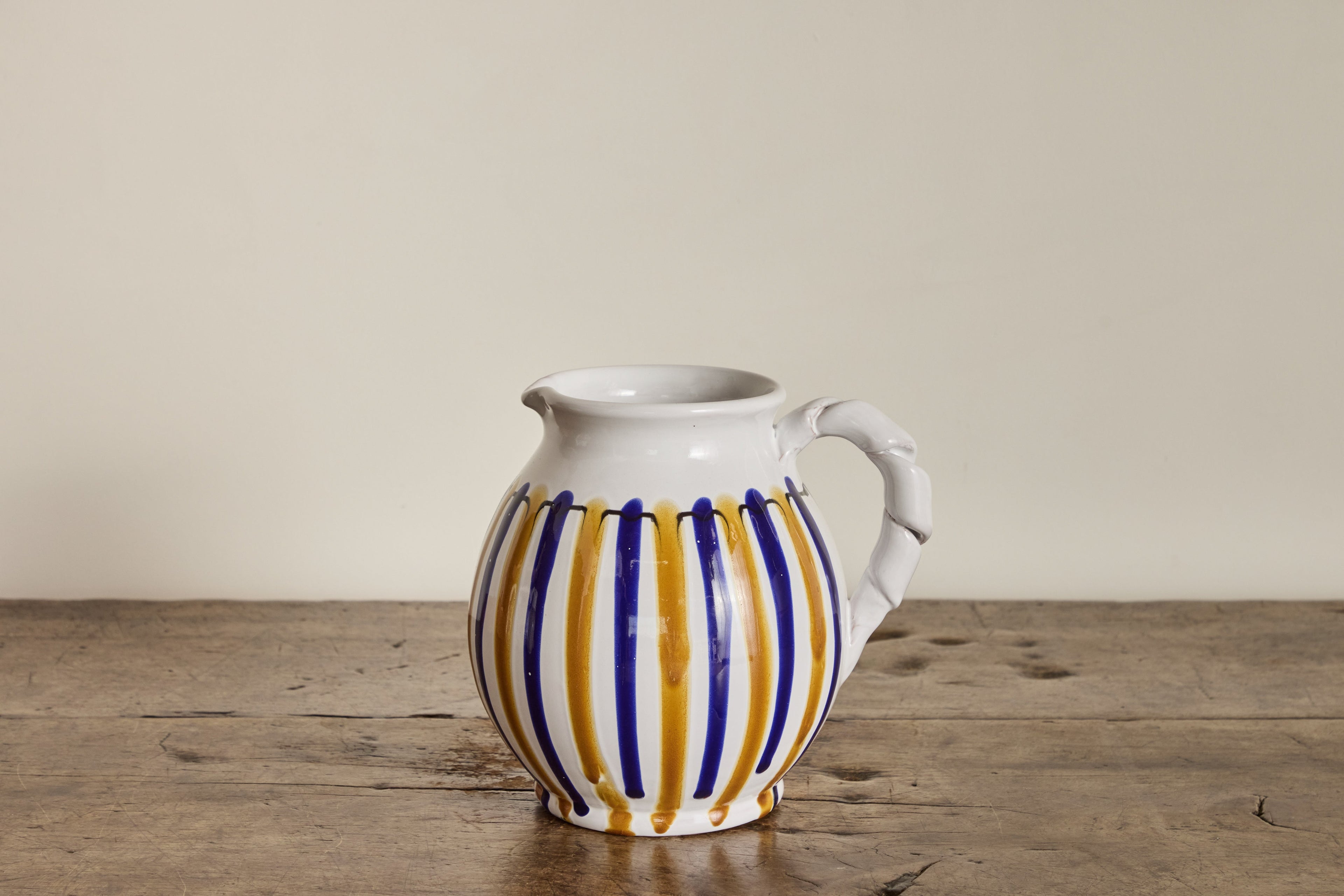 Nicky Kehoe - Drip Cigno Jug