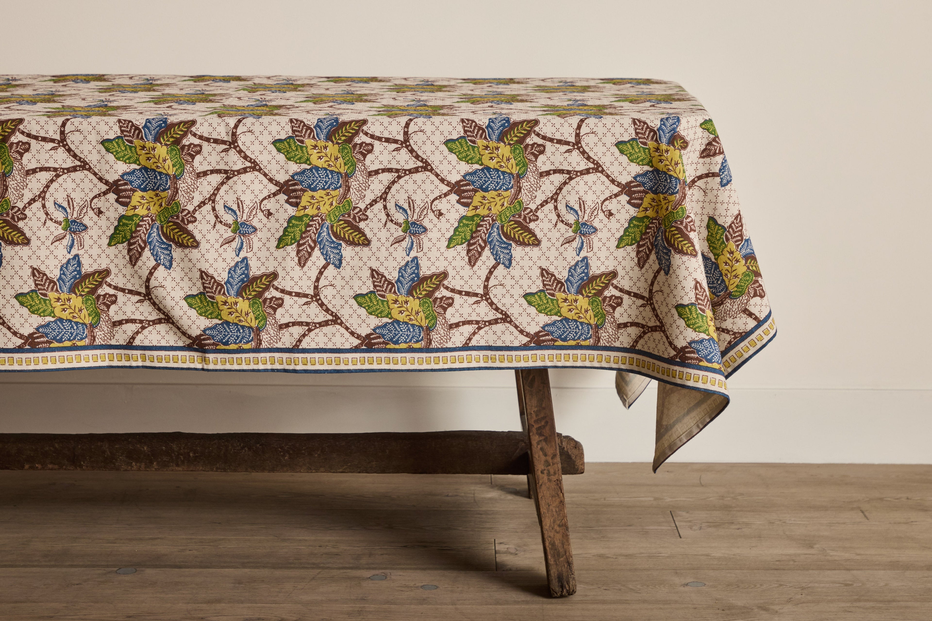 Nicky Kehoe - Night Bloom Tablecloth In Citron Medley