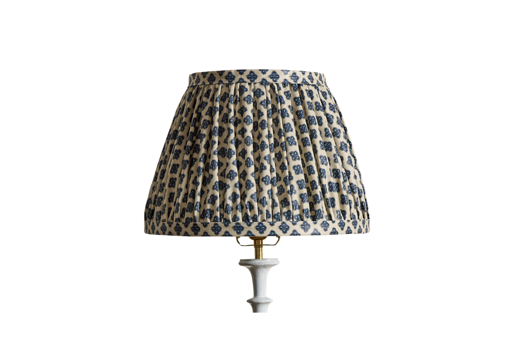 Nicky Kehoe - Lampshade in Howe Woad Knurl
