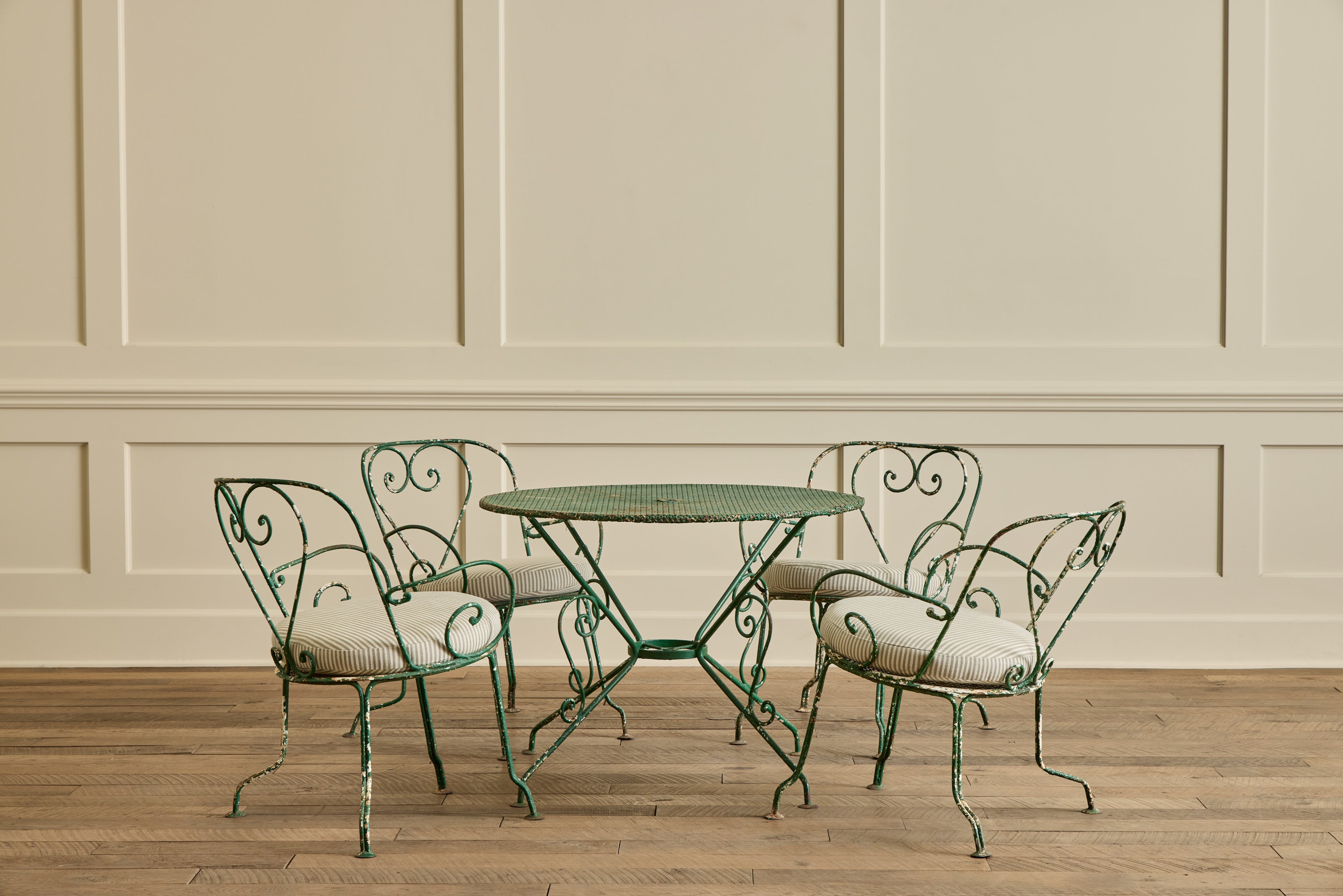 Nicky Kehoe - VTG GREEN OUTDOOR SET