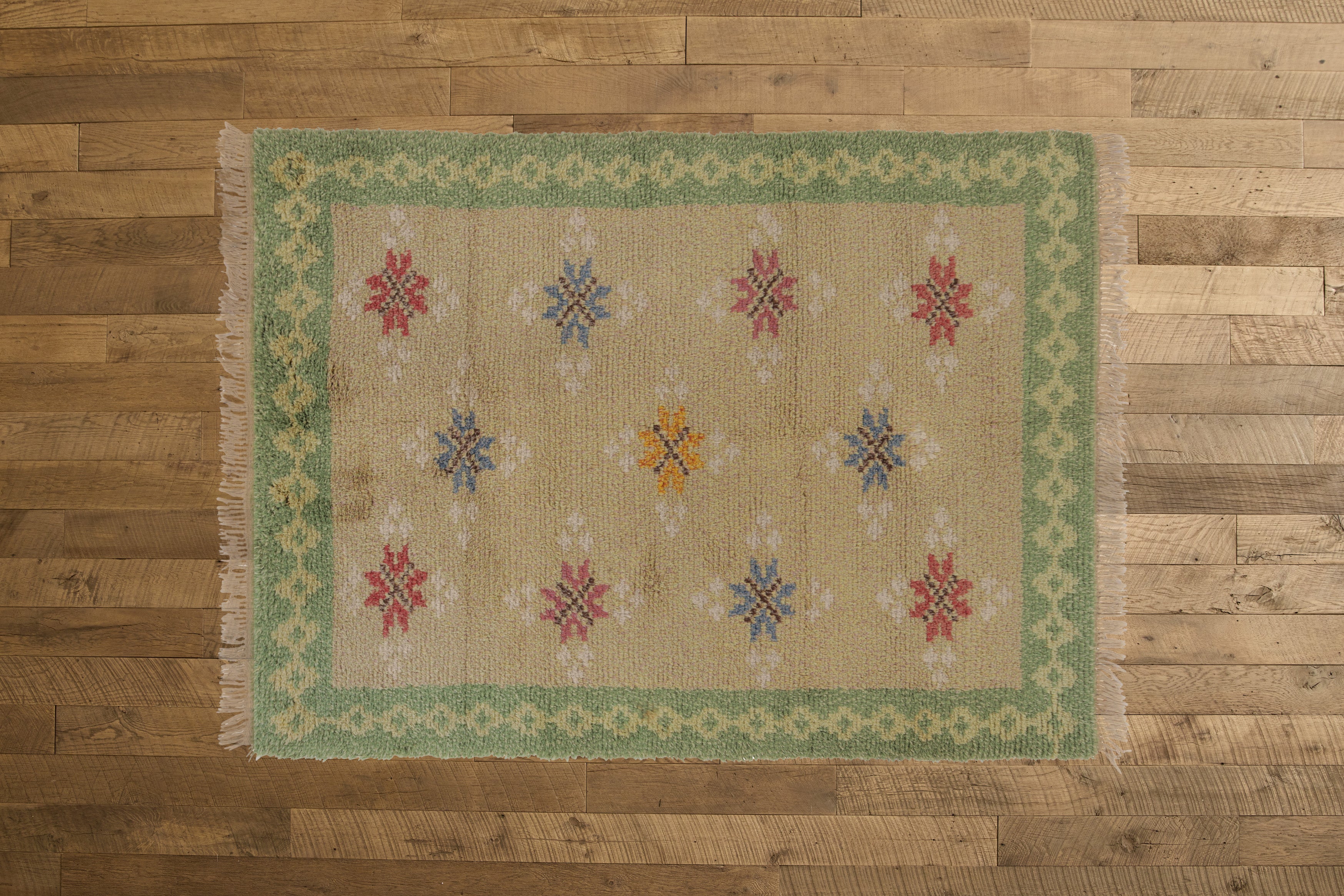 Nicky Kehoe - Tile Swedish Rya Floral Rug 4’9 X 6’6