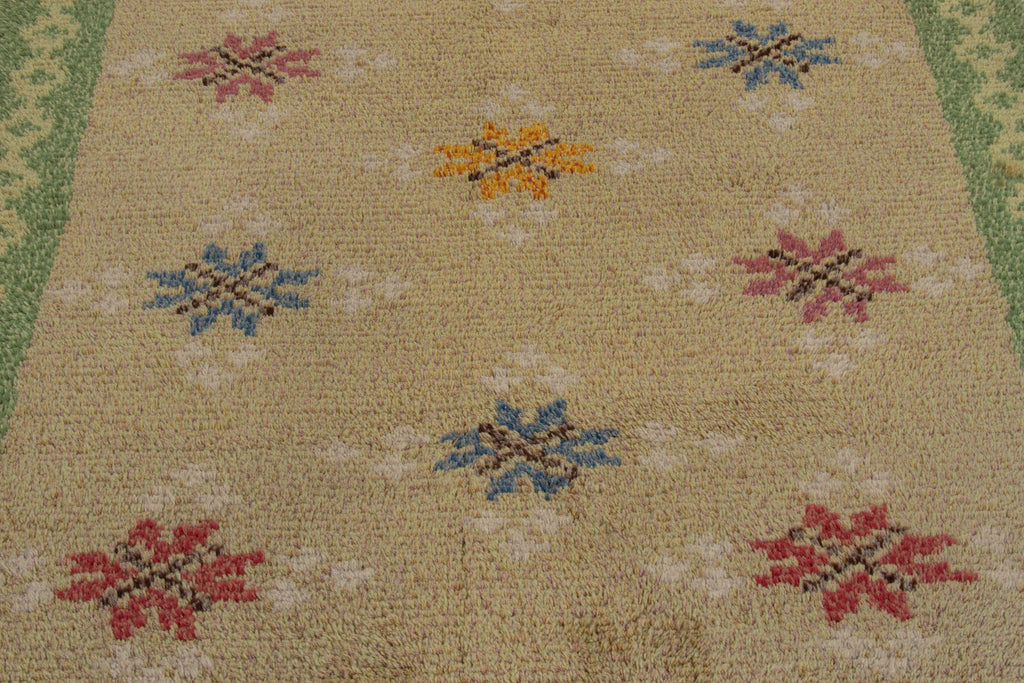 Nicky Kehoe - Tile Swedish Rya Floral Rug 4’9 X 6’6