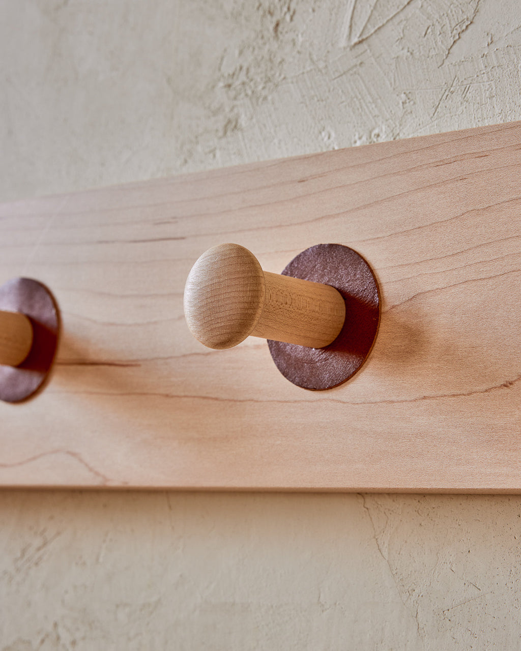Lostine - Peggy Coat Rack - Maple