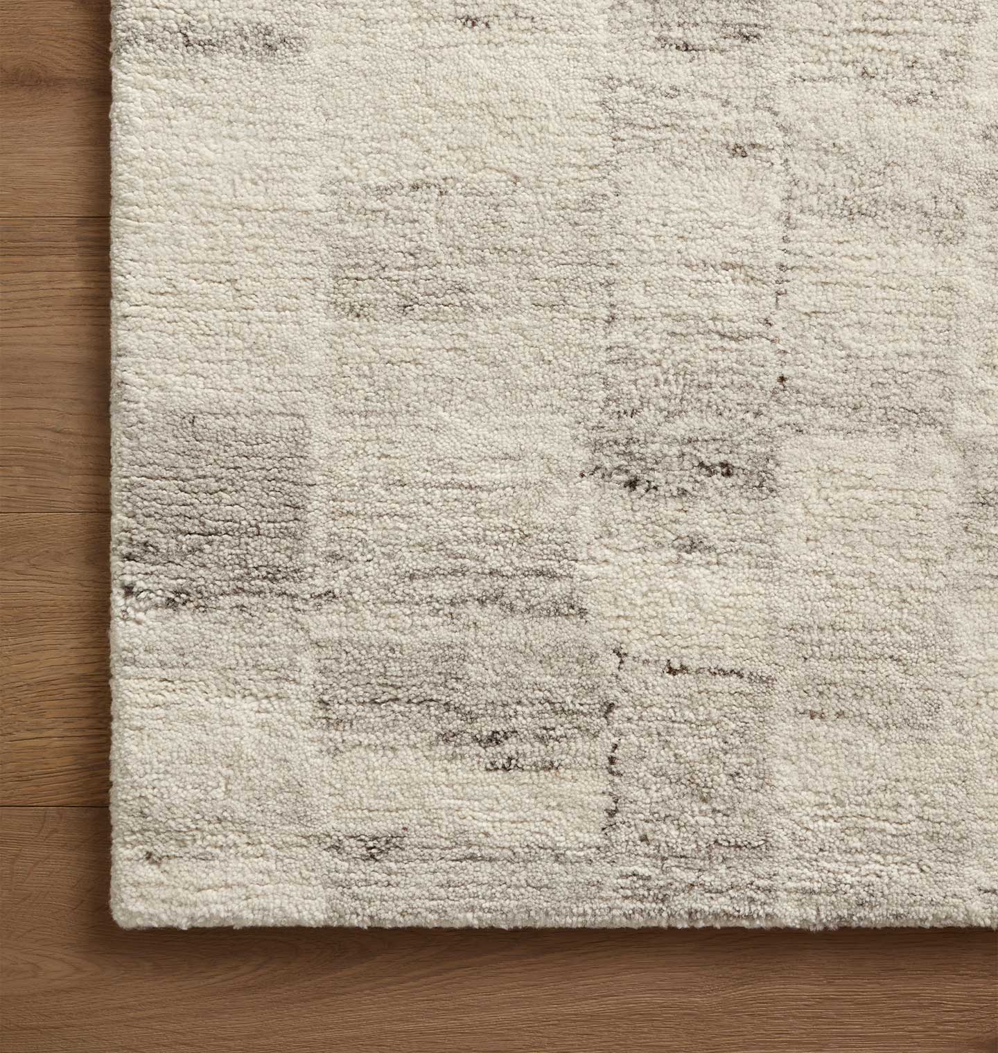 Amber Interiors - Rocky ROC - 01 Ivory / Silver Area Rug