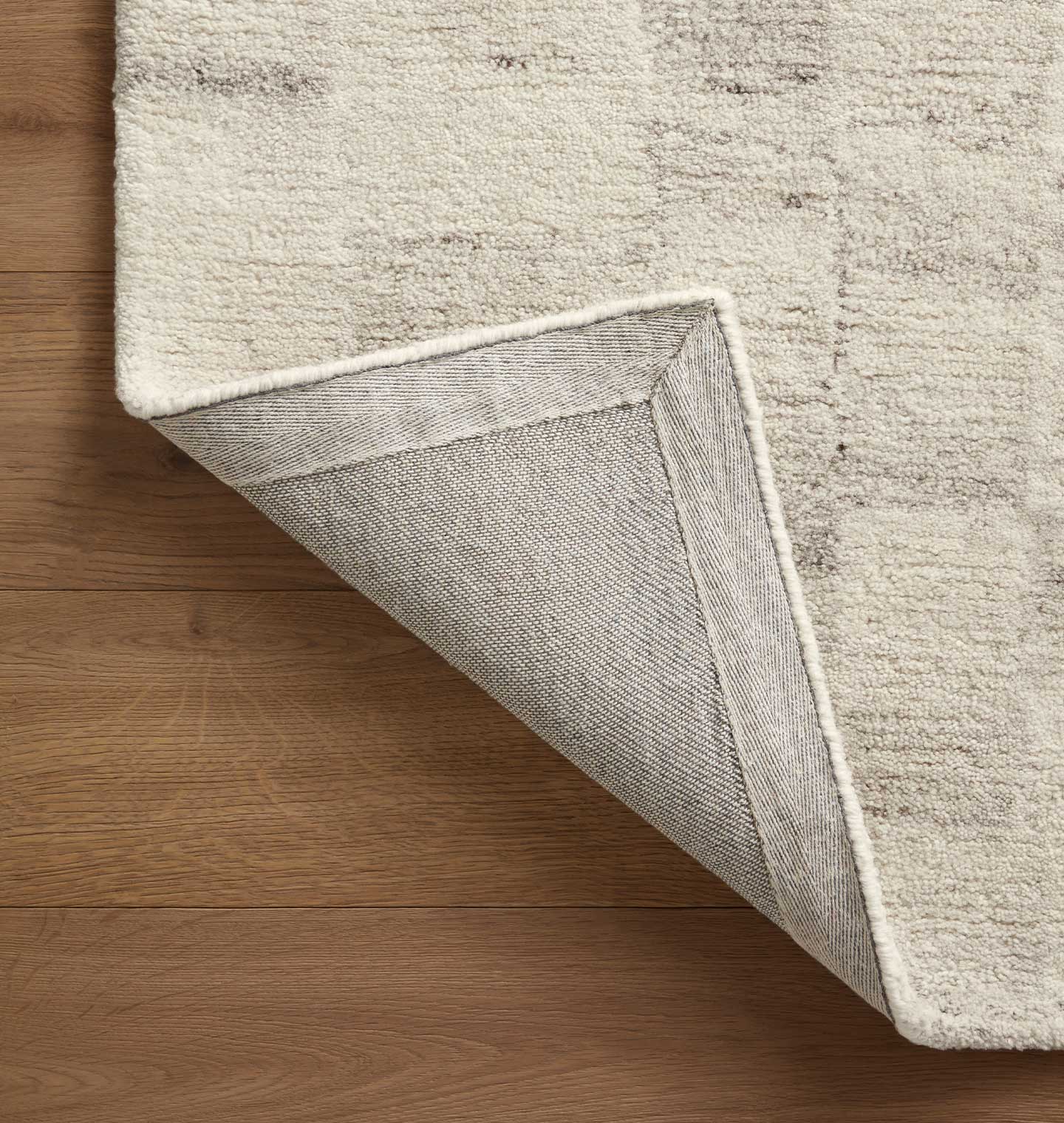Amber Interiors - Rocky ROC - 01 Ivory / Silver Area Rug