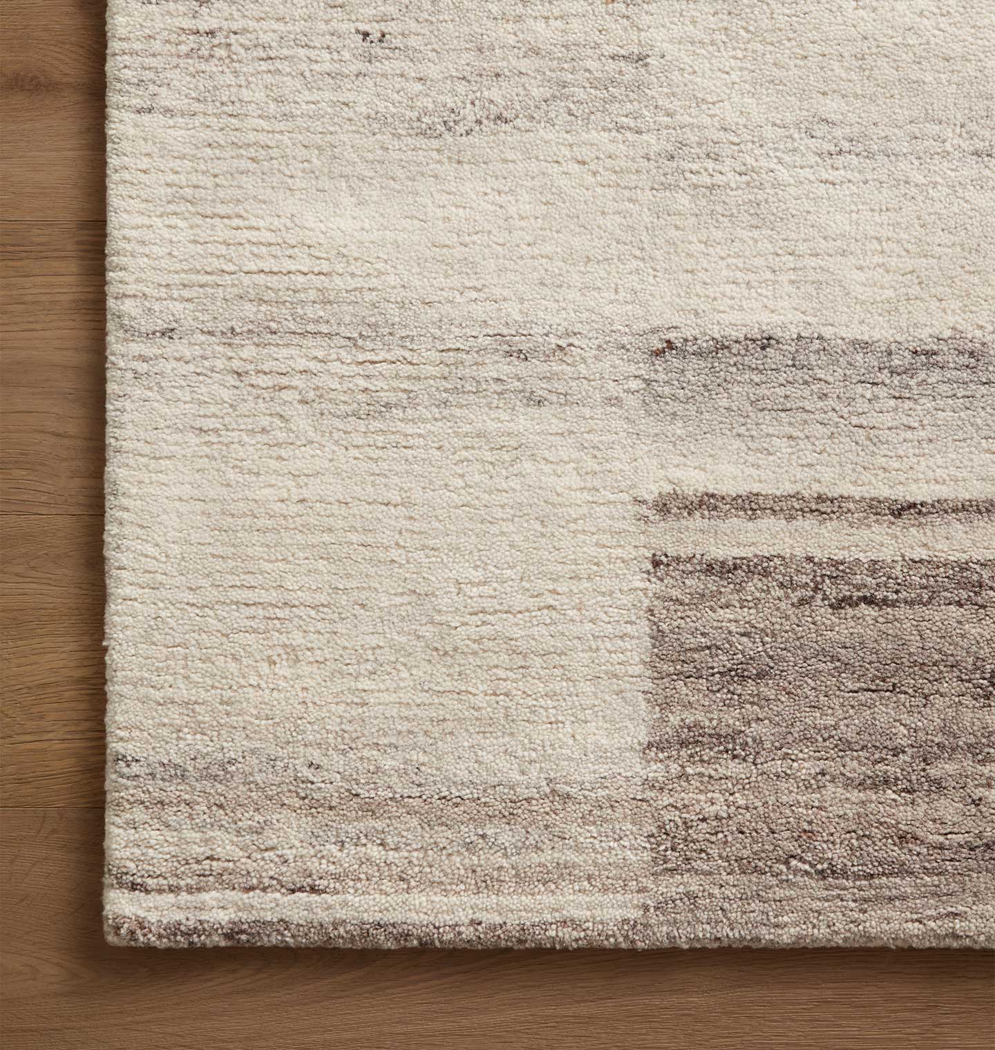 Amber Interiors - Rocky ROC - 04 Ivory / Dove Area Rug