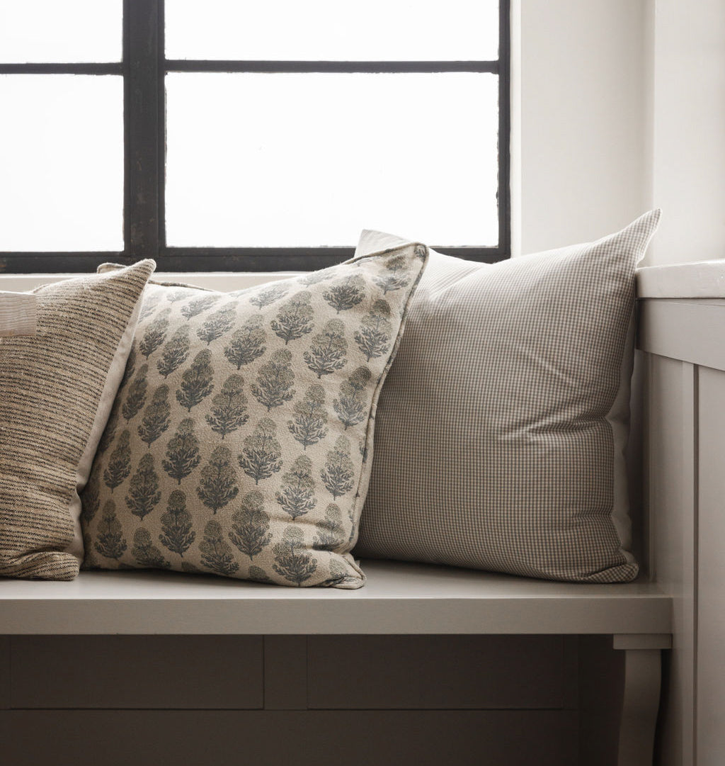 Amber Interiors - Tandil Pillow 22" x 22"
