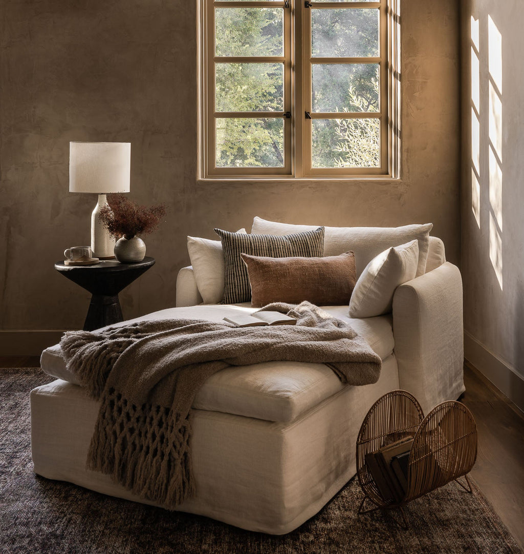 Amber Interiors - Ashley Chaise
