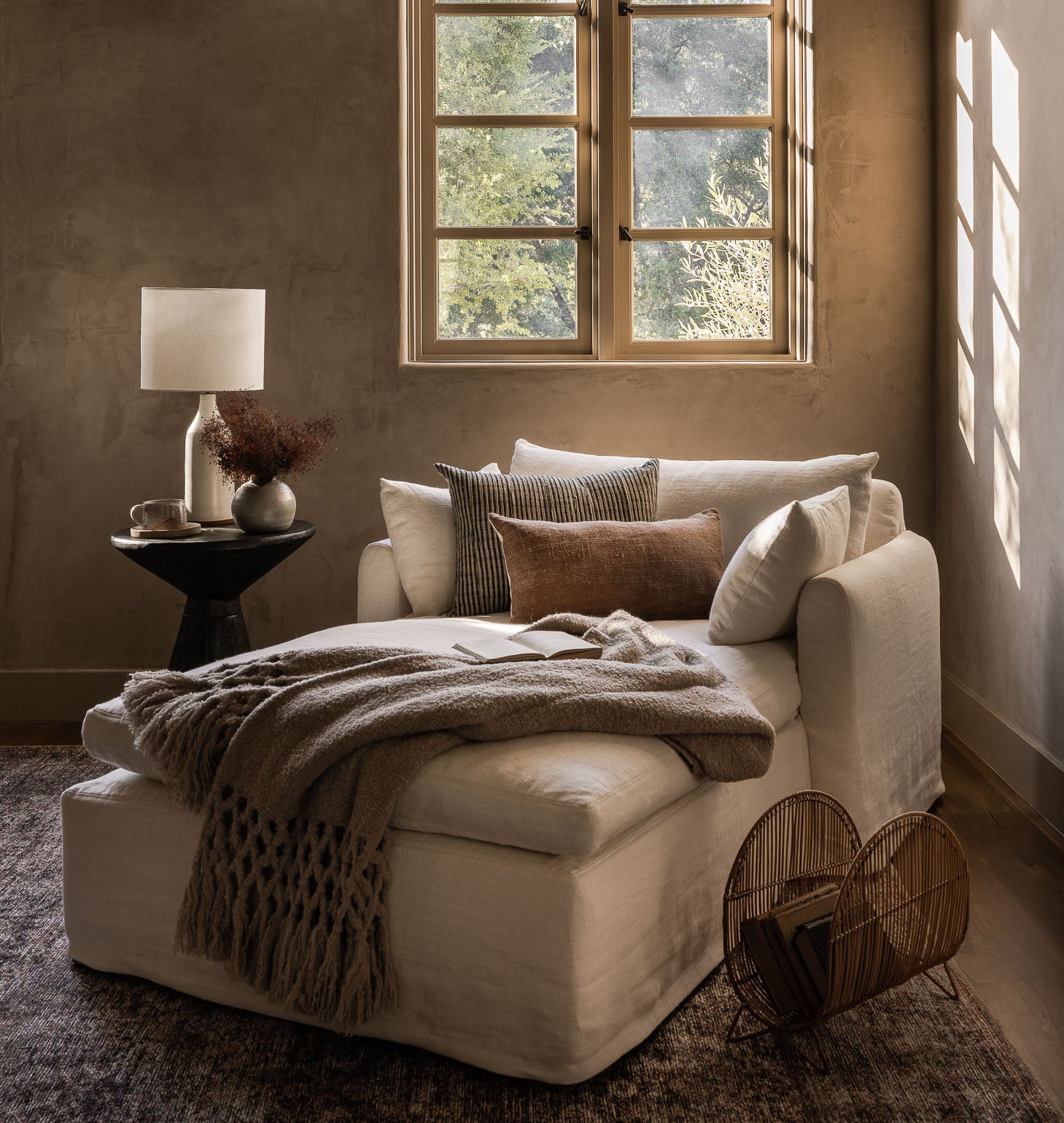 Amber Interiors - Ashley Chaise