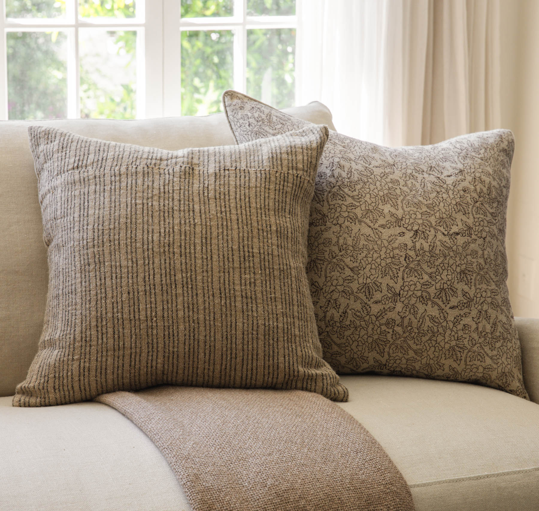 Amber Interiors - Wynn Pillow