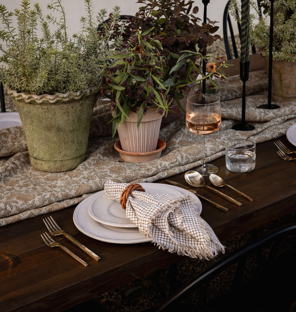 Amber Interiors - Hibiscus Tablecloth
