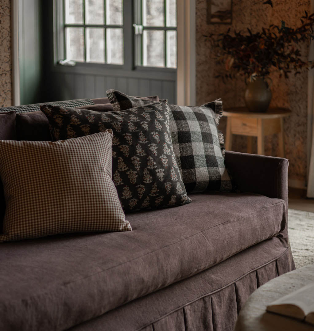 Amber Interiors - Matriz Pillow 22" x 22"