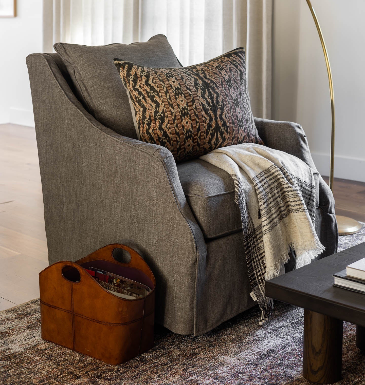 Amber Interiors - Dahalia Throw Blanket