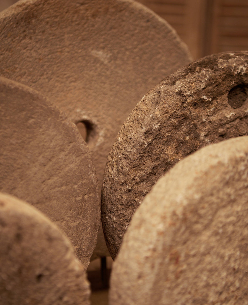Olive Ateliers - Stone Wheel on Stand