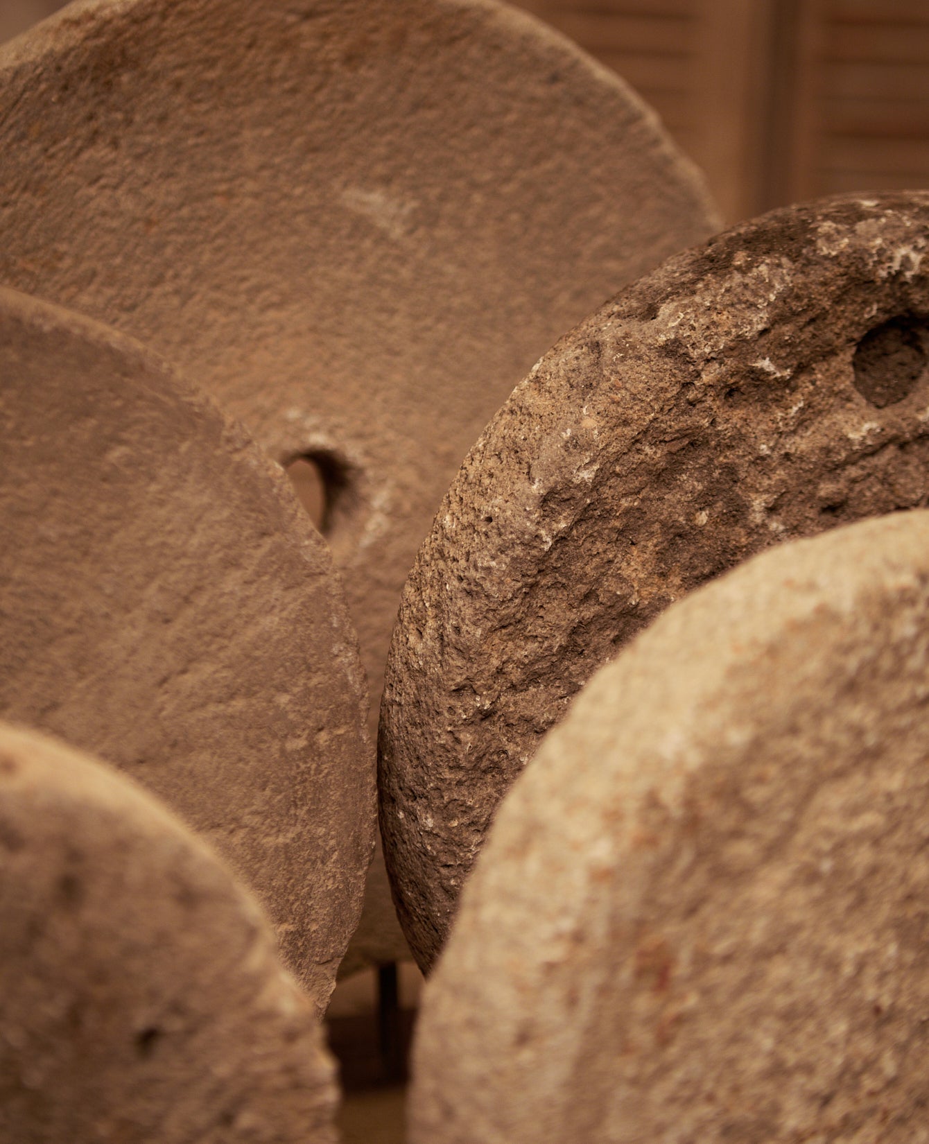 Olive Ateliers - Stone Wheel on Stand