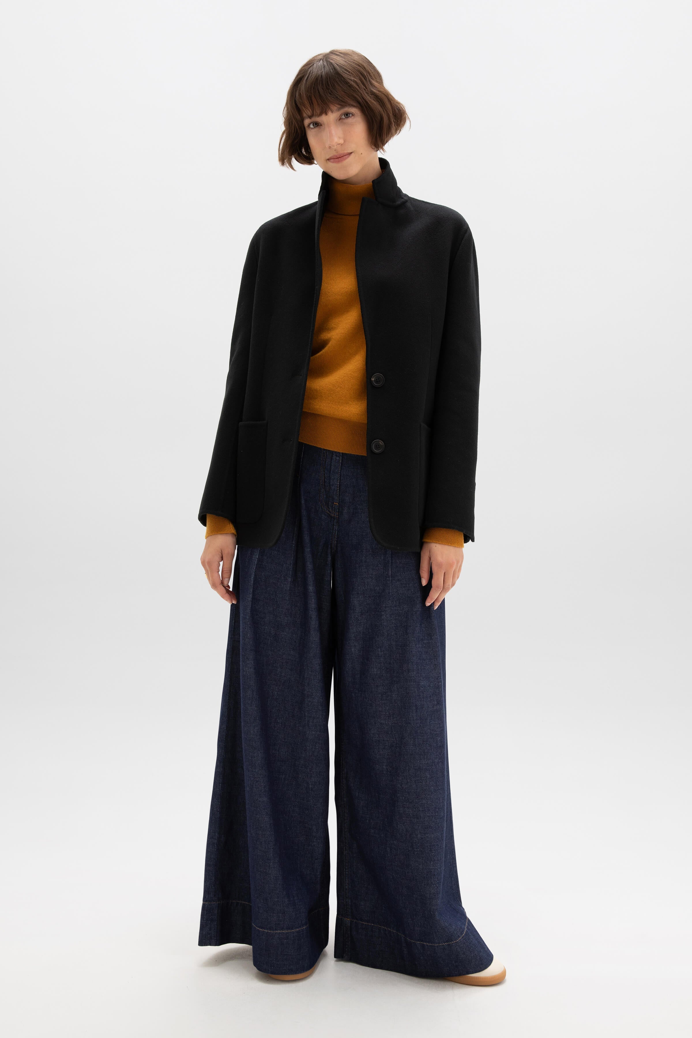 Johnstons of Elgin - Classic Black Cashmere Blazer