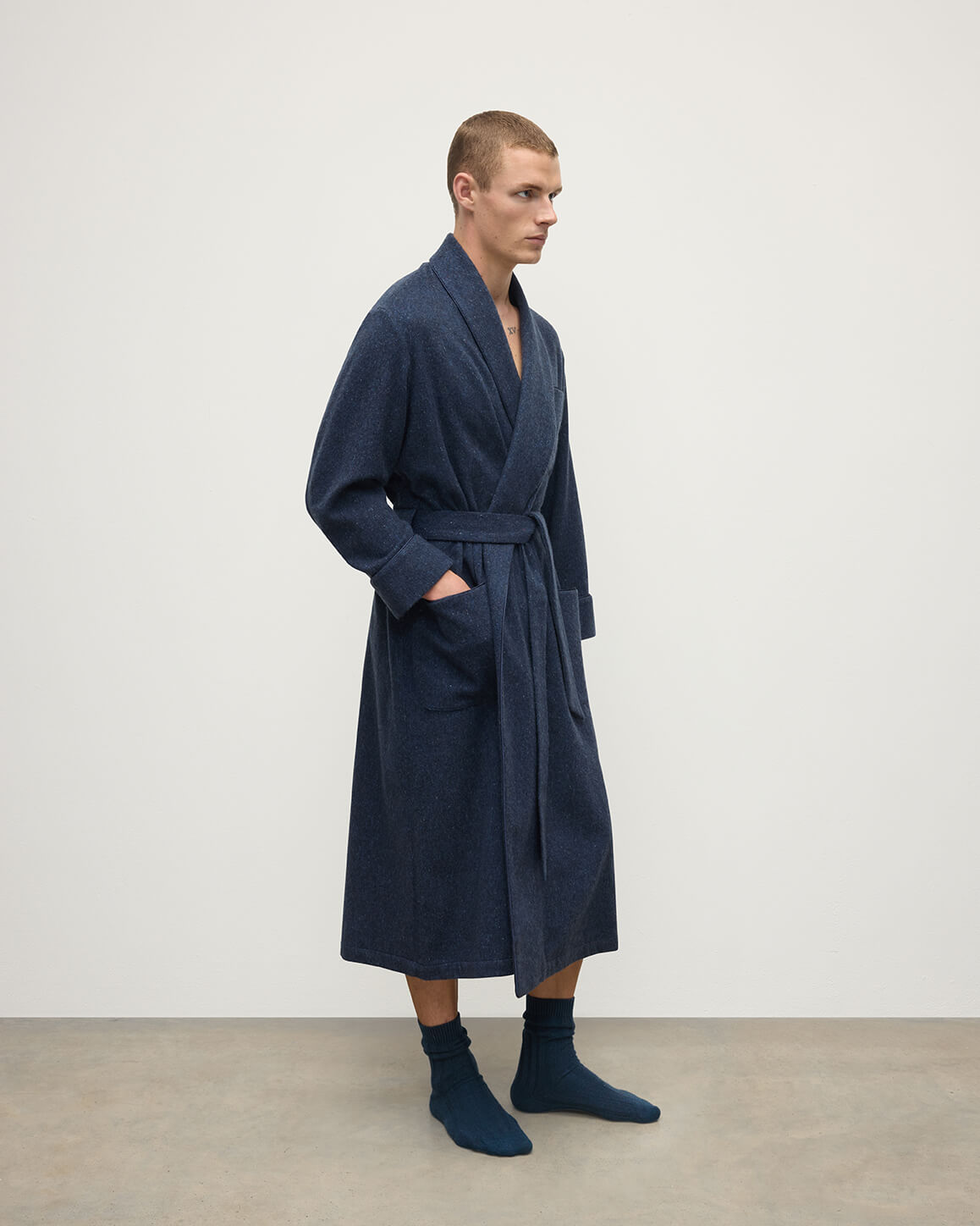 Johnstons of Elgin - Donegal Cashmere Navy Dressing Gown
