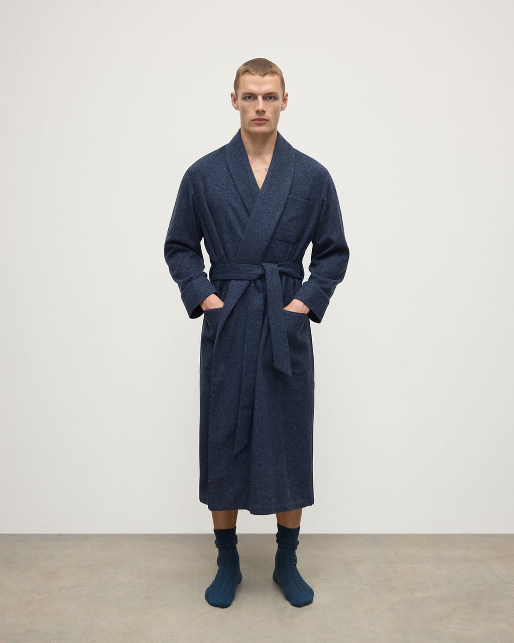 Johnstons of Elgin - Donegal Cashmere Navy Dressing Gown