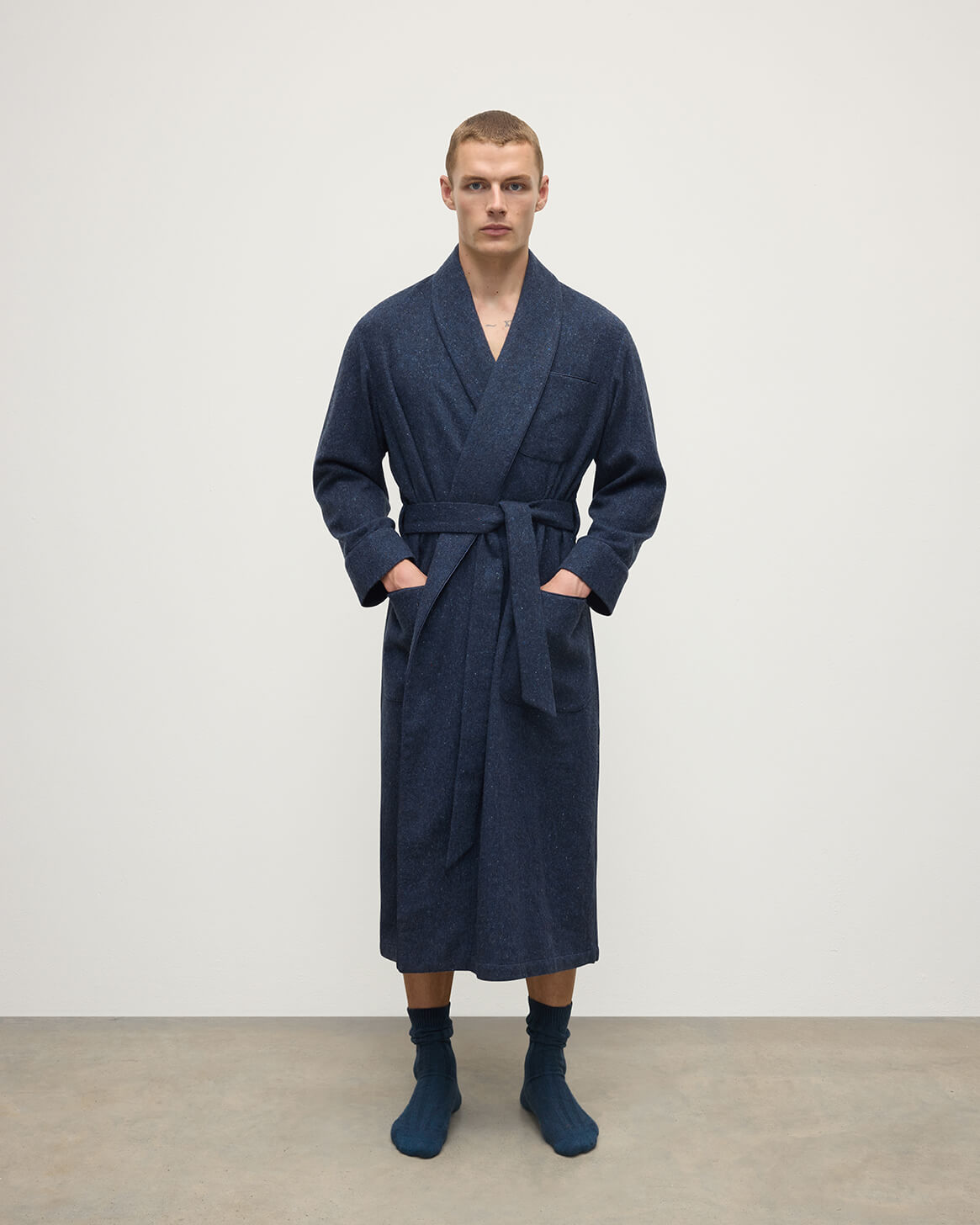 Johnstons of Elgin - Donegal Cashmere Navy Dressing Gown