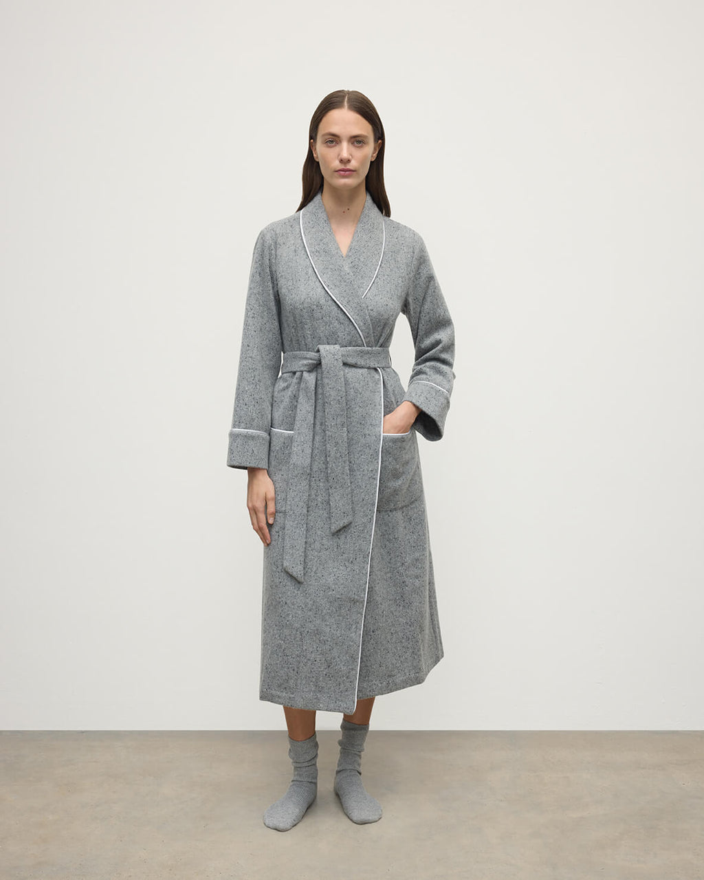 Johnstons of Elgin - Donegal Cashmere Light Grey Dressing Gown