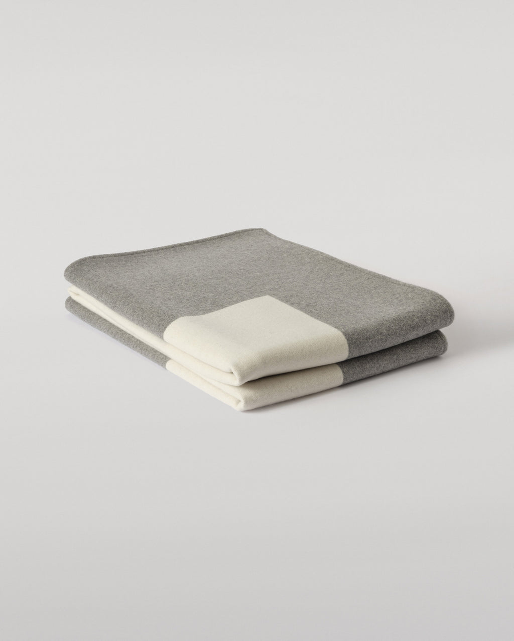 Johnstons of Elgin - Art Geometric Grey & Natural Cashmere Throw