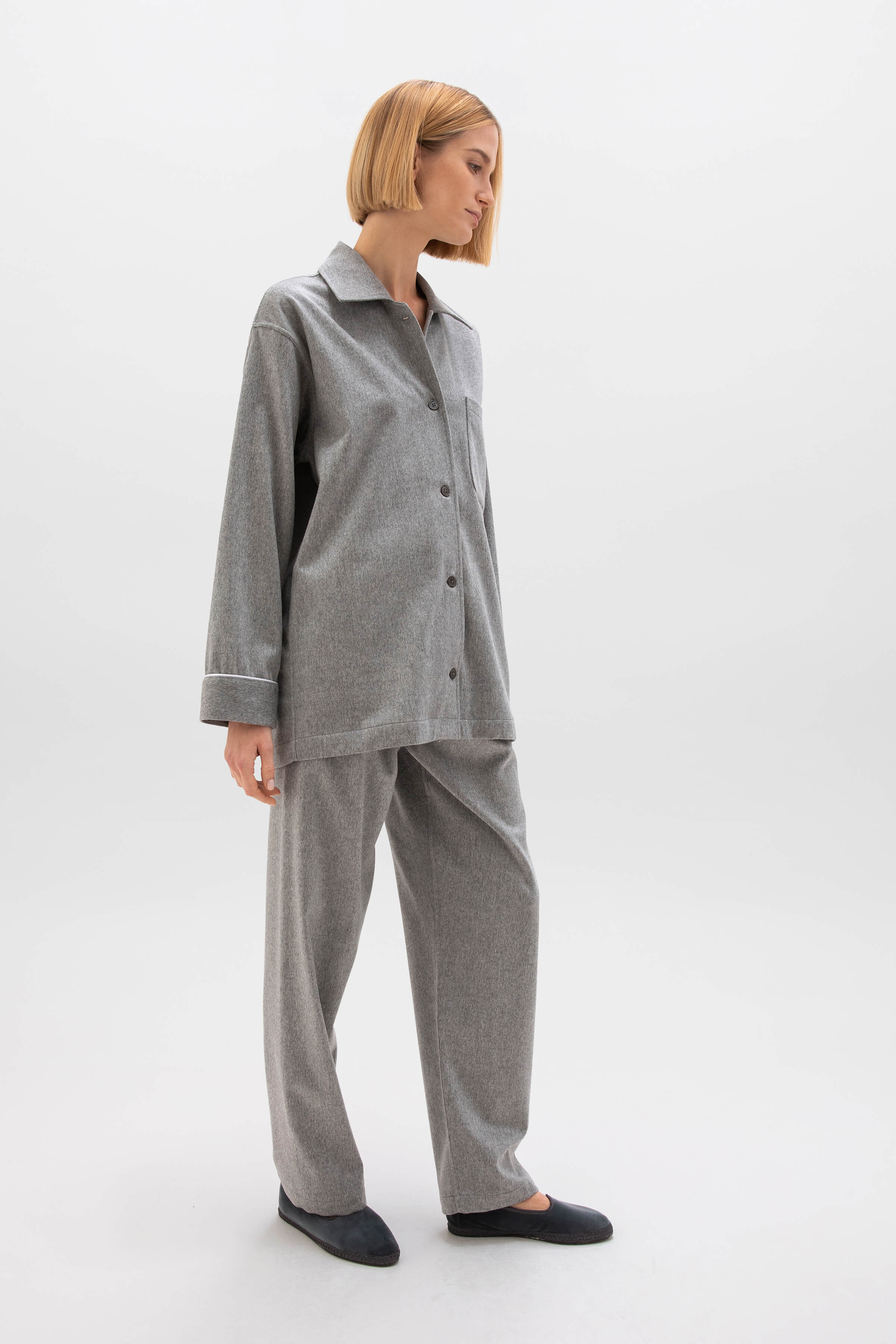 Johnstons of Elgin - Light Grey Cashmere Pyjama Lounge Set
