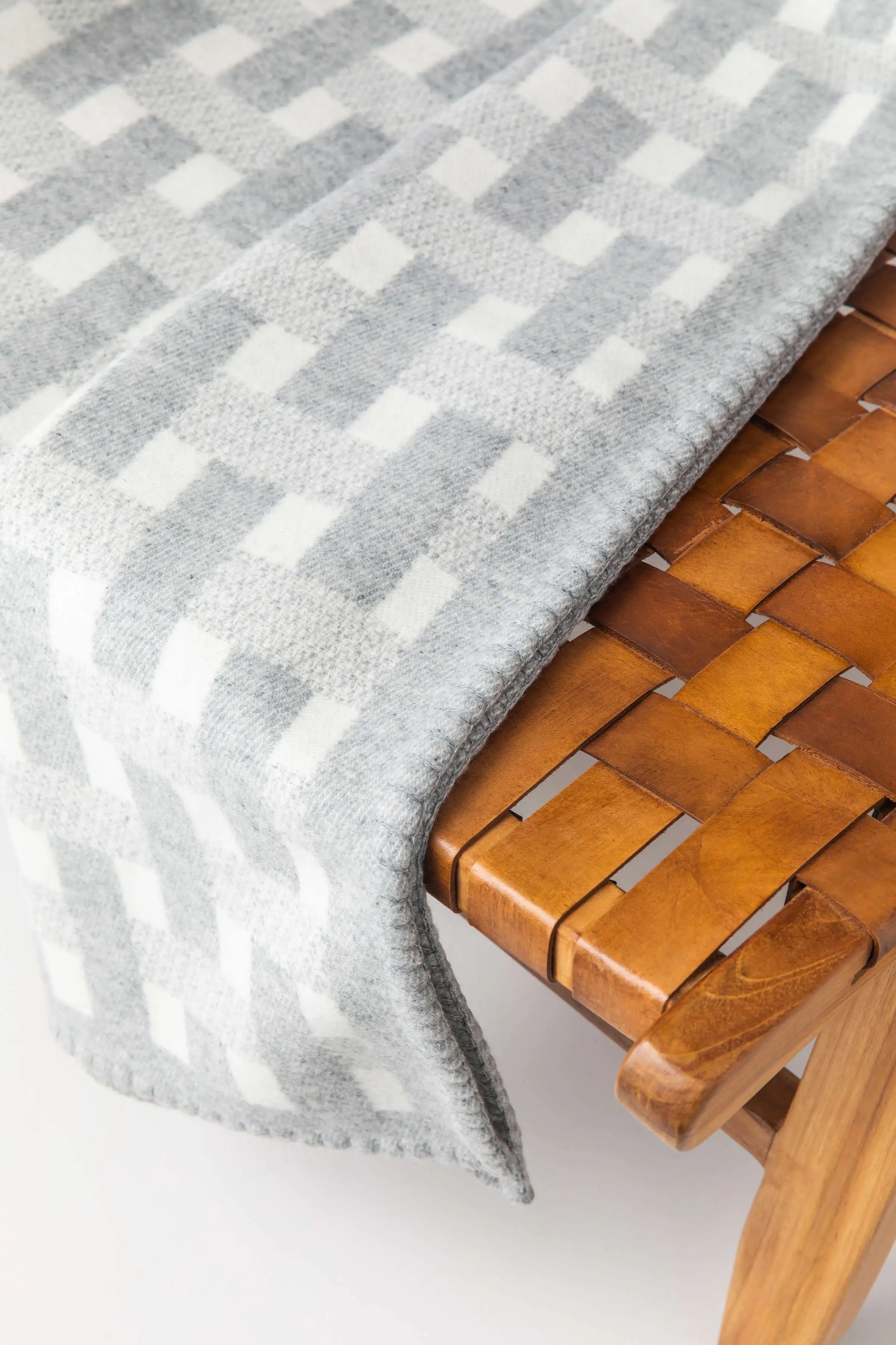 Johnstons of Elgin - Blanket Stitched Basketweave Throw in Light Grey
