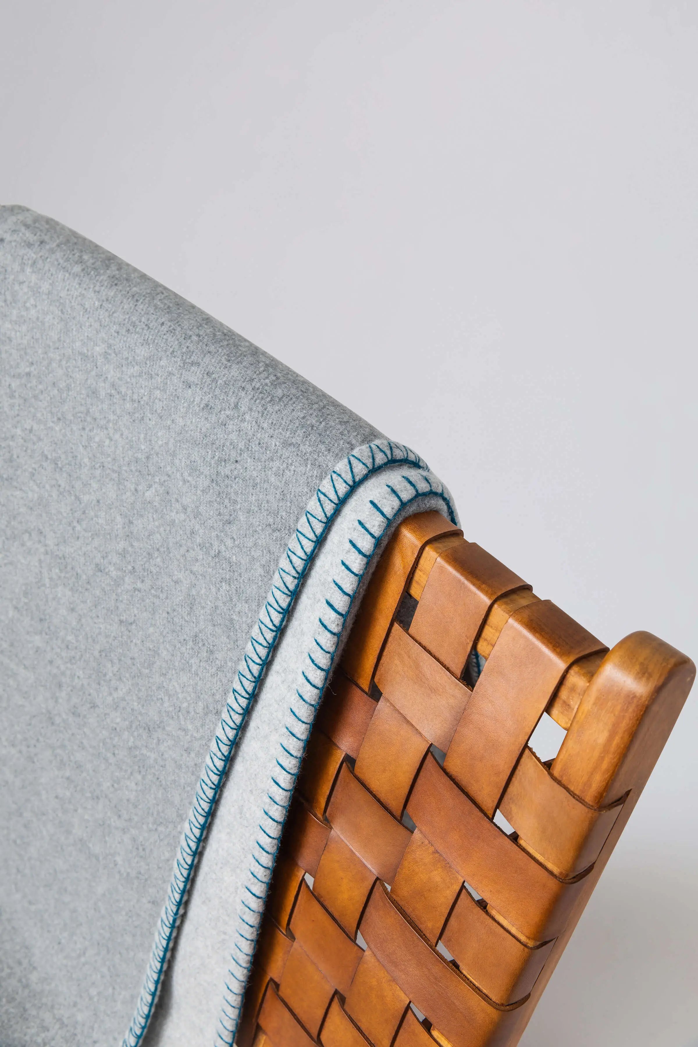 Johnstons of Elgin - Reversible Blanket Stitched Throw in Silver Grey
