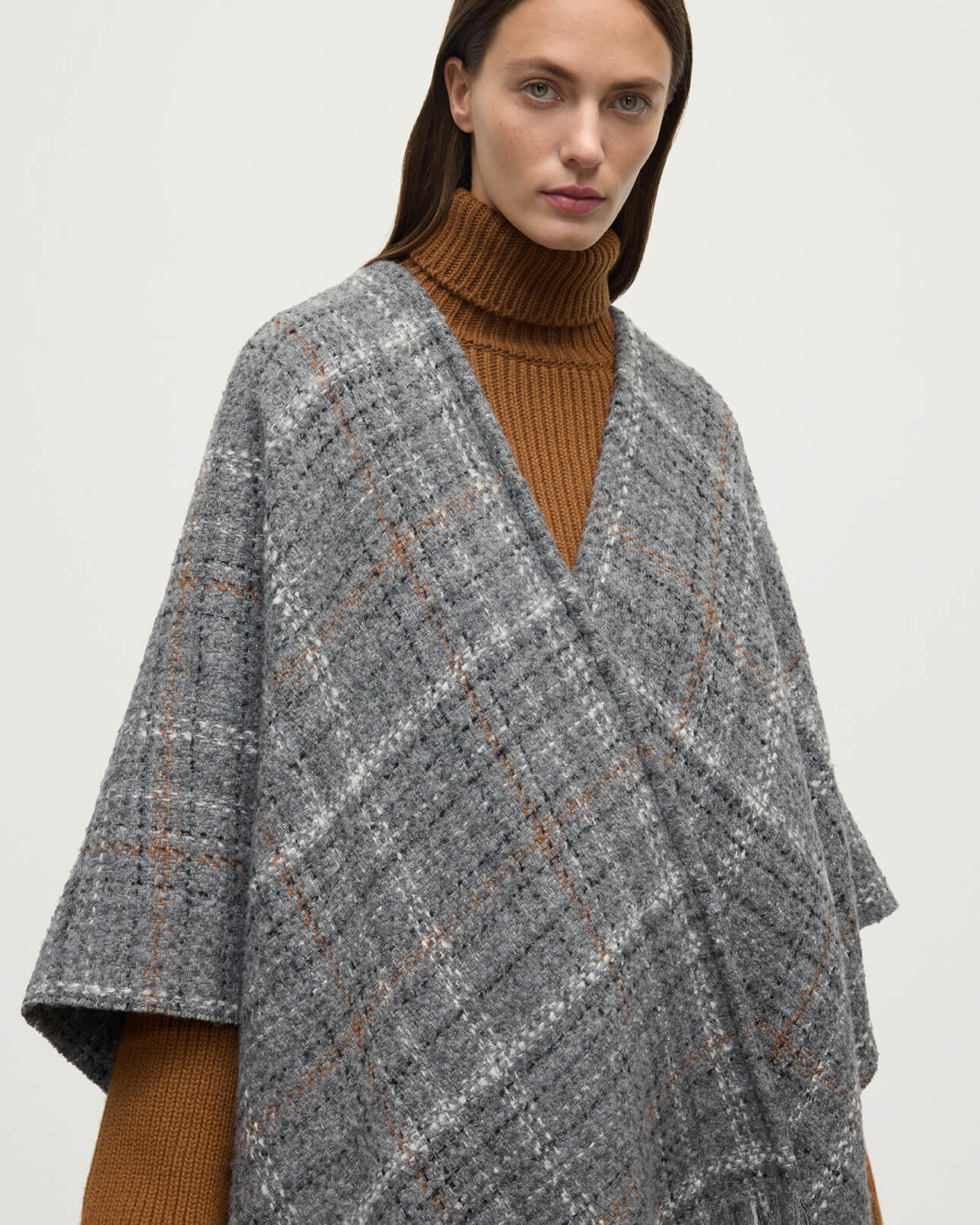 Johnstons of Elgin - Grey Texture Cape